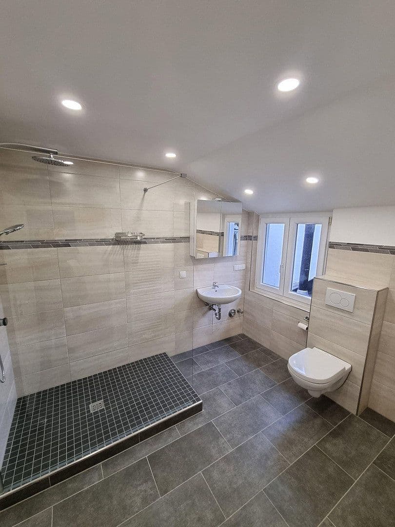 Prenájom bytu 4-izbový 98 m², Neuwied, Porýnie-Falcko Prenájom bytu 4-izbový 98 m², Neuwied, Porýnie-Falcko