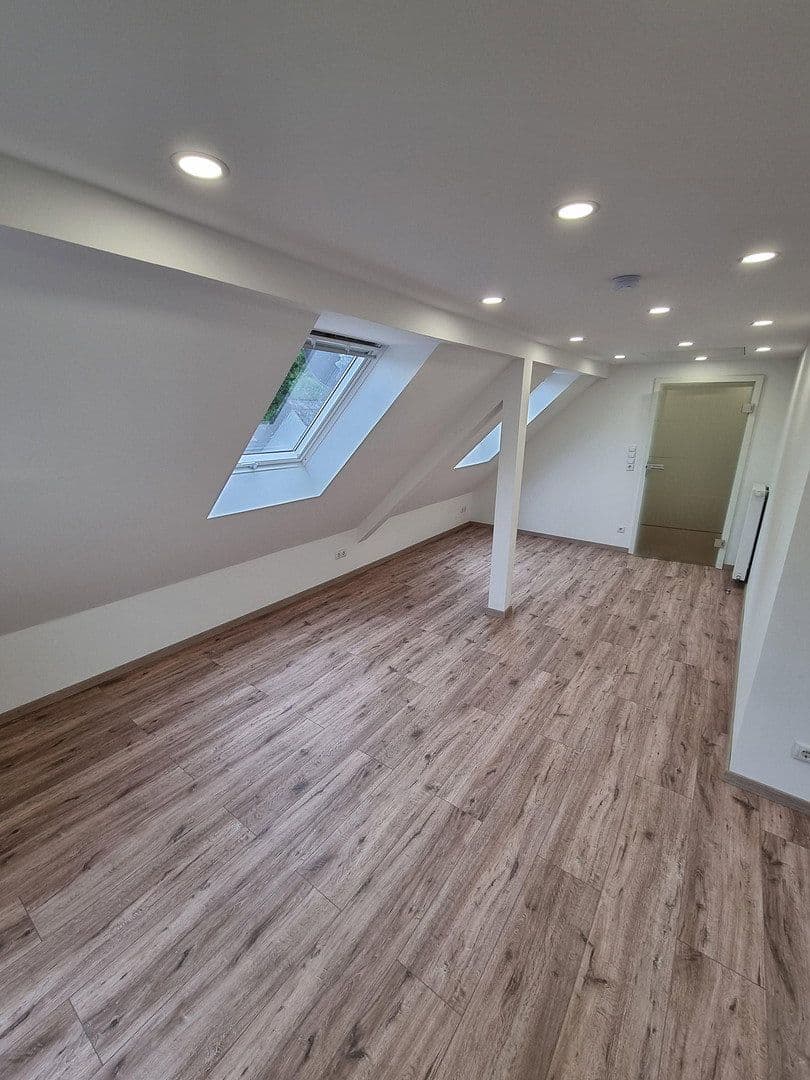 Prenájom bytu 4-izbový 98 m², Neuwied, Porýnie-Falcko Prenájom bytu 4-izbový 98 m², Neuwied, Porýnie-Falcko