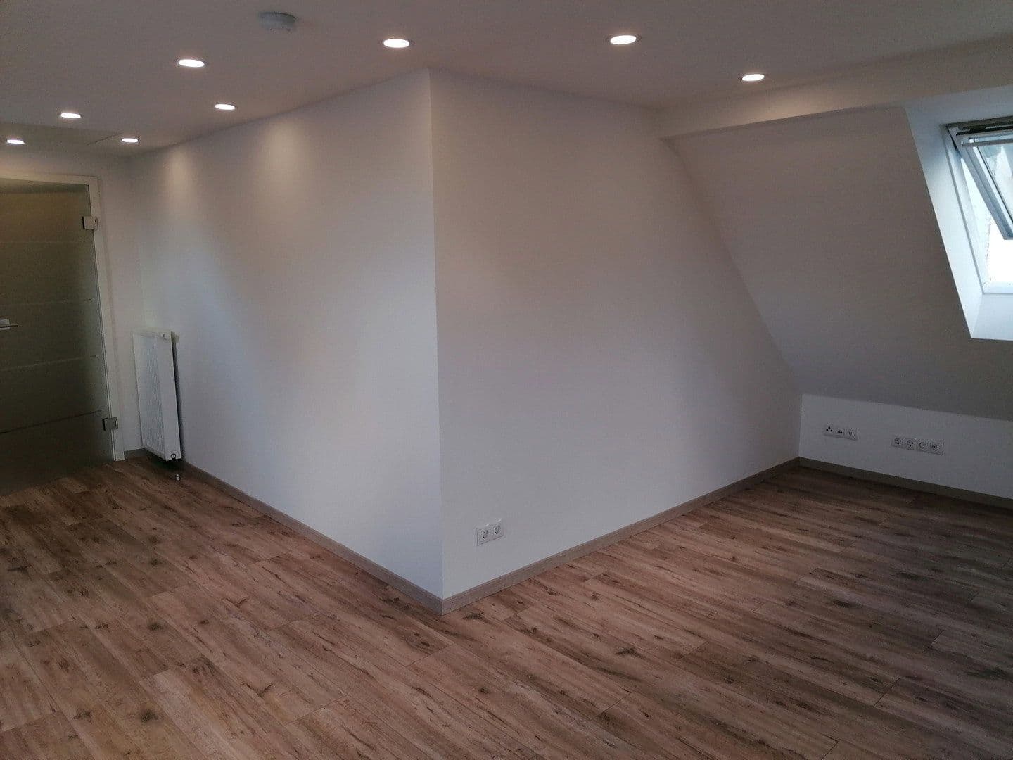 Prenájom bytu 4-izbový 98 m², Neuwied, Porýnie-Falcko Prenájom bytu 4-izbový 98 m², Neuwied, Porýnie-Falcko