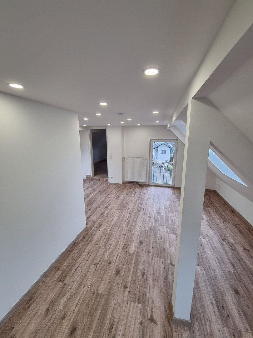 Prenájom bytu 4-izbový 98 m², Neuwied, Porýnie-Falcko Prenájom bytu 4-izbový 98 m², Neuwied, Porýnie-Falcko