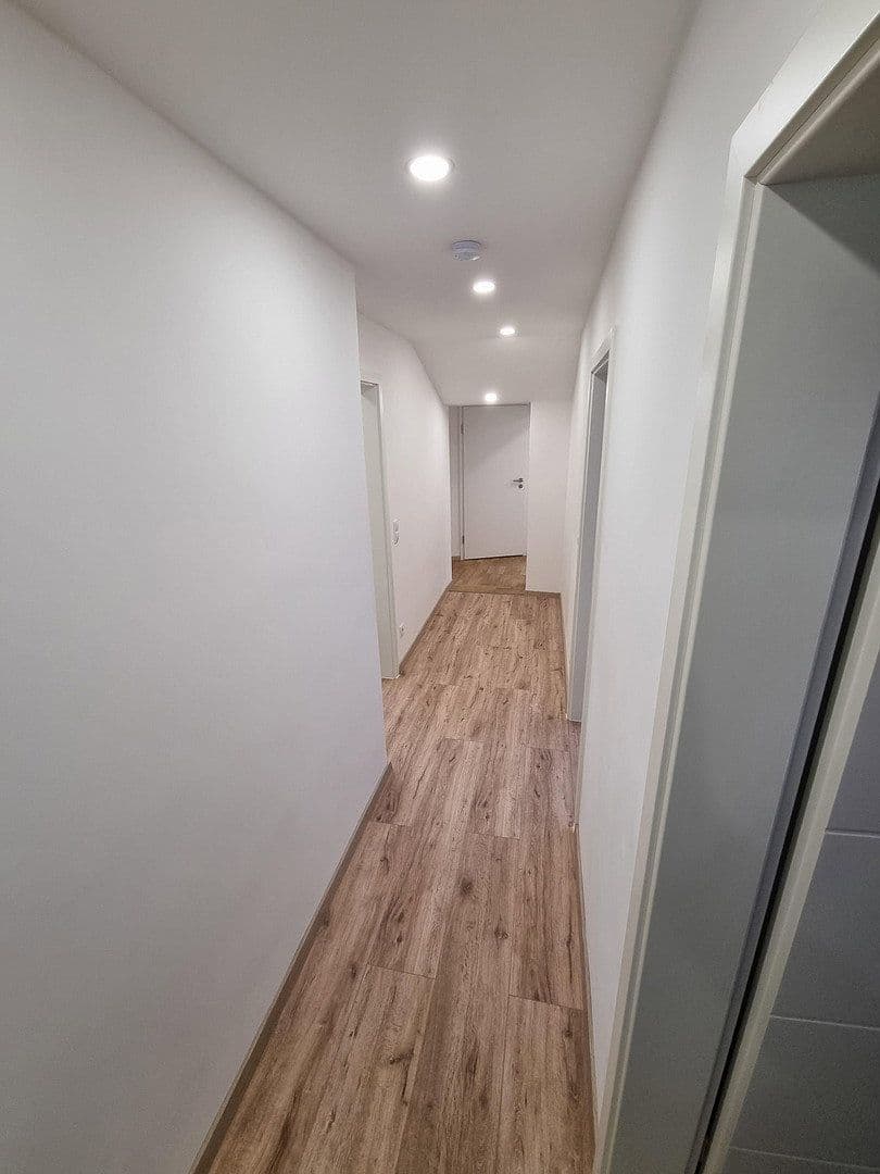 Prenájom bytu 4-izbový 98 m², Neuwied, Porýnie-Falcko Prenájom bytu 4-izbový 98 m², Neuwied, Porýnie-Falcko