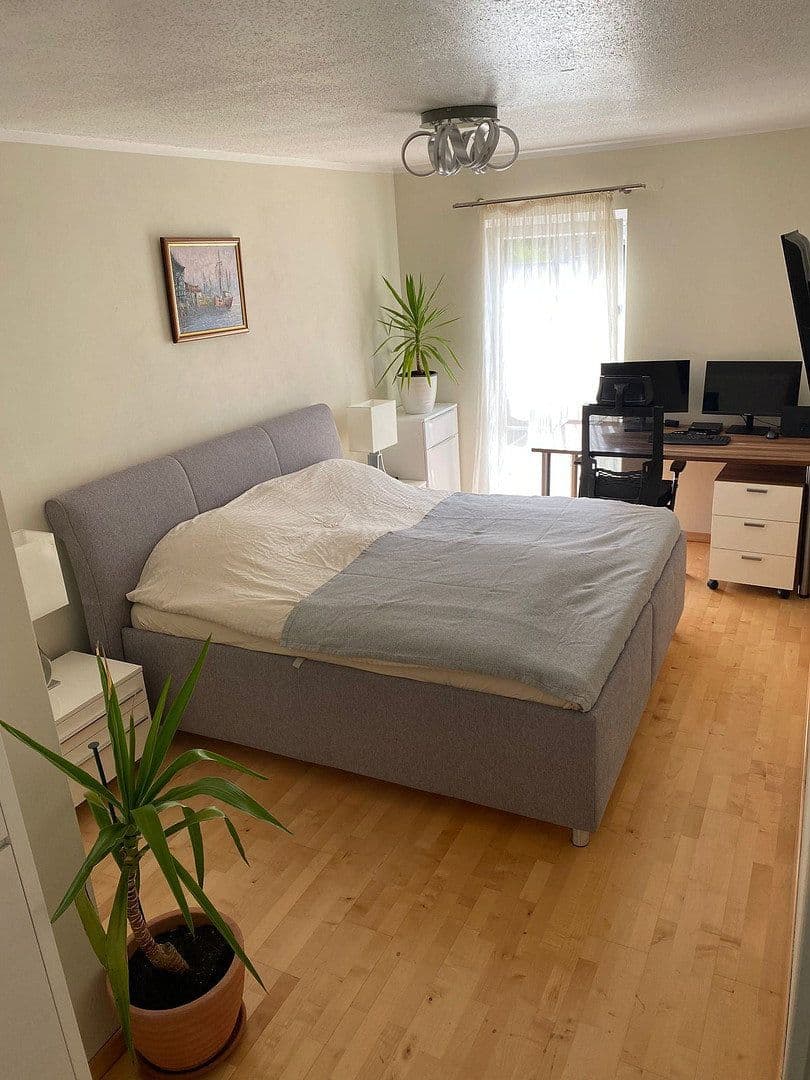 Prenájom bytu 5-izbový 130 m², Kitzengasse 24, Leinburg, Bavorsko Prenájom bytu 5-izbový 130 m², Kitzengasse 24, Leinburg, Bavorsko
