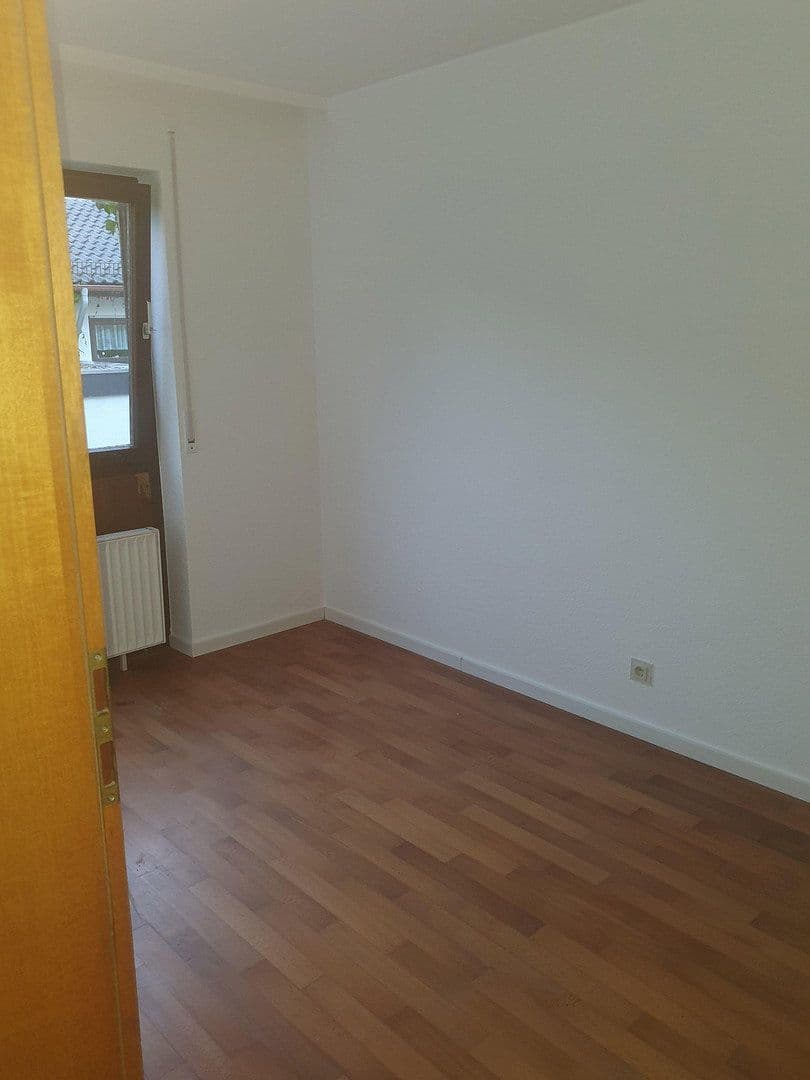 Prenájom bytu 3-izbový 61 m², Eberdingen, Bádensko-Wurttembersko Prenájom bytu 3-izbový 61 m², Eberdingen, Bádensko-Wurttembersko