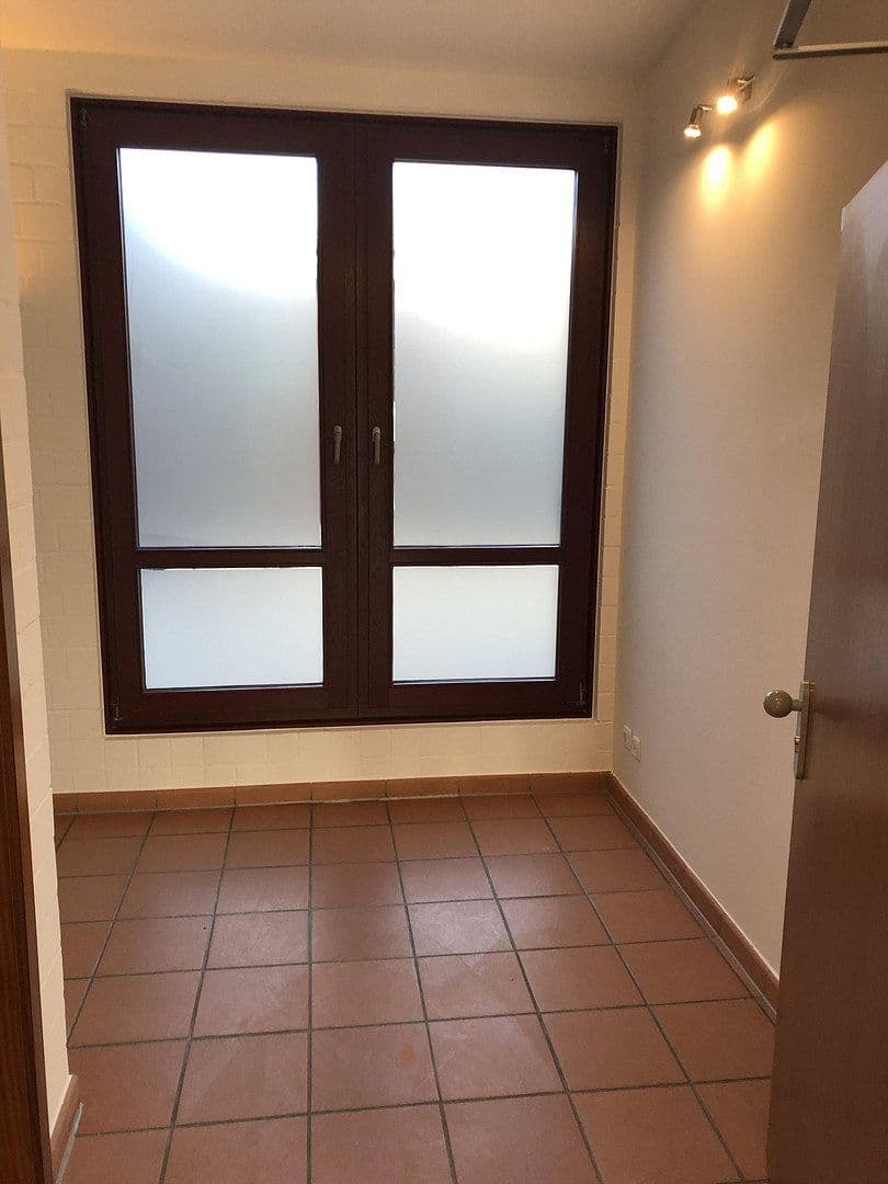 Prenájom domu 130 m², pozemok 1 m², Schwerin, Meklenbursko-Predpomoransko Prenájom domu 130 m², pozemok 1 m², Schwerin, Meklenbursko-Predpomoransko