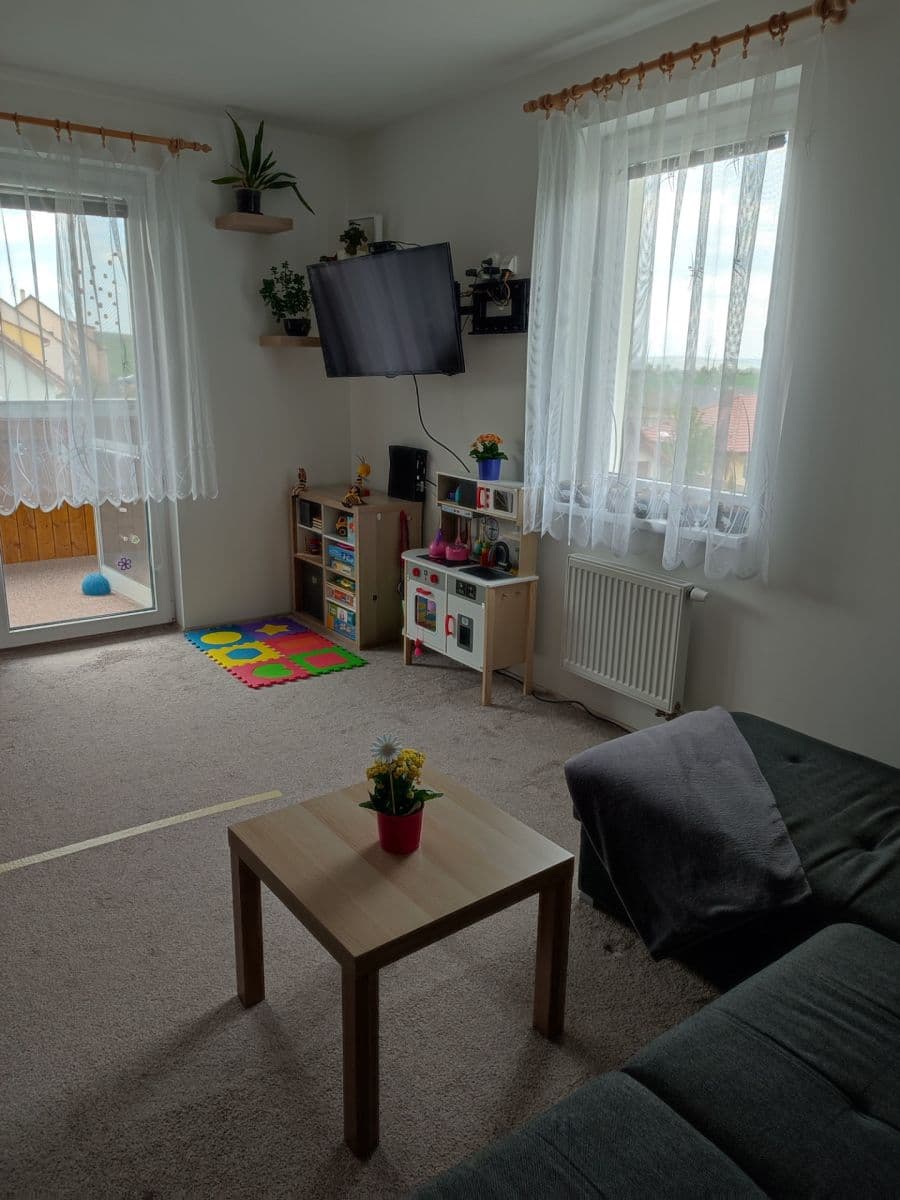 Prenájom bytu 3-izbový 75 m², Gen. Peřiny, Hustopeče, Jihomoravský kraj Prenájom bytu 3-izbový 75 m², Gen. Peřiny, Hustopeče, Jihomoravský kraj