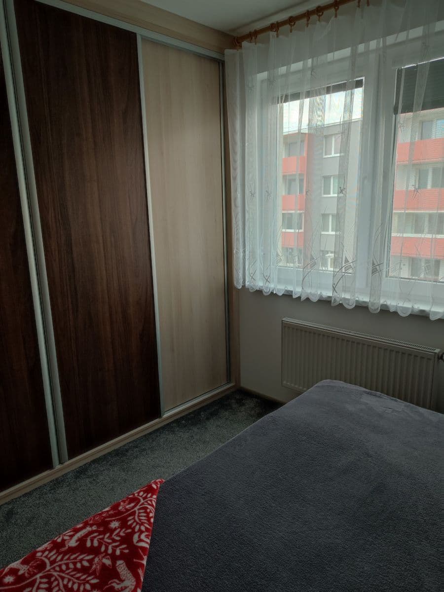 Prenájom bytu 3-izbový 75 m², Gen. Peřiny, Hustopeče, Jihomoravský kraj Prenájom bytu 3-izbový 75 m², Gen. Peřiny, Hustopeče, Jihomoravský kraj
