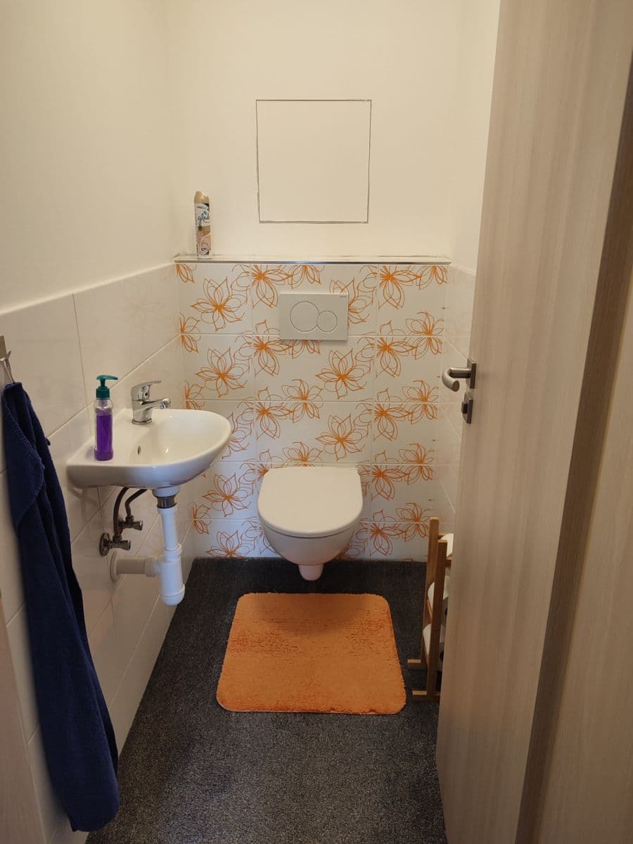 Prenájom bytu 3-izbový 75 m², Gen. Peřiny, Hustopeče, Jihomoravský kraj Prenájom bytu 3-izbový 75 m², Gen. Peřiny, Hustopeče, Jihomoravský kraj