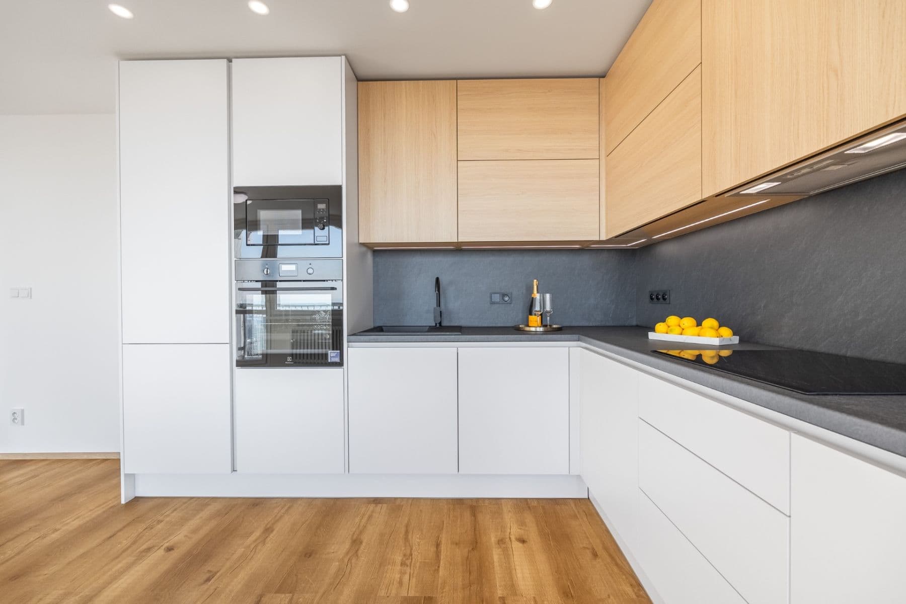 Predaj bytu 3-izbový 74 m², Litvínovská, Praha, Praha Predaj bytu 3-izbový 74 m², Litvínovská, Praha, Praha