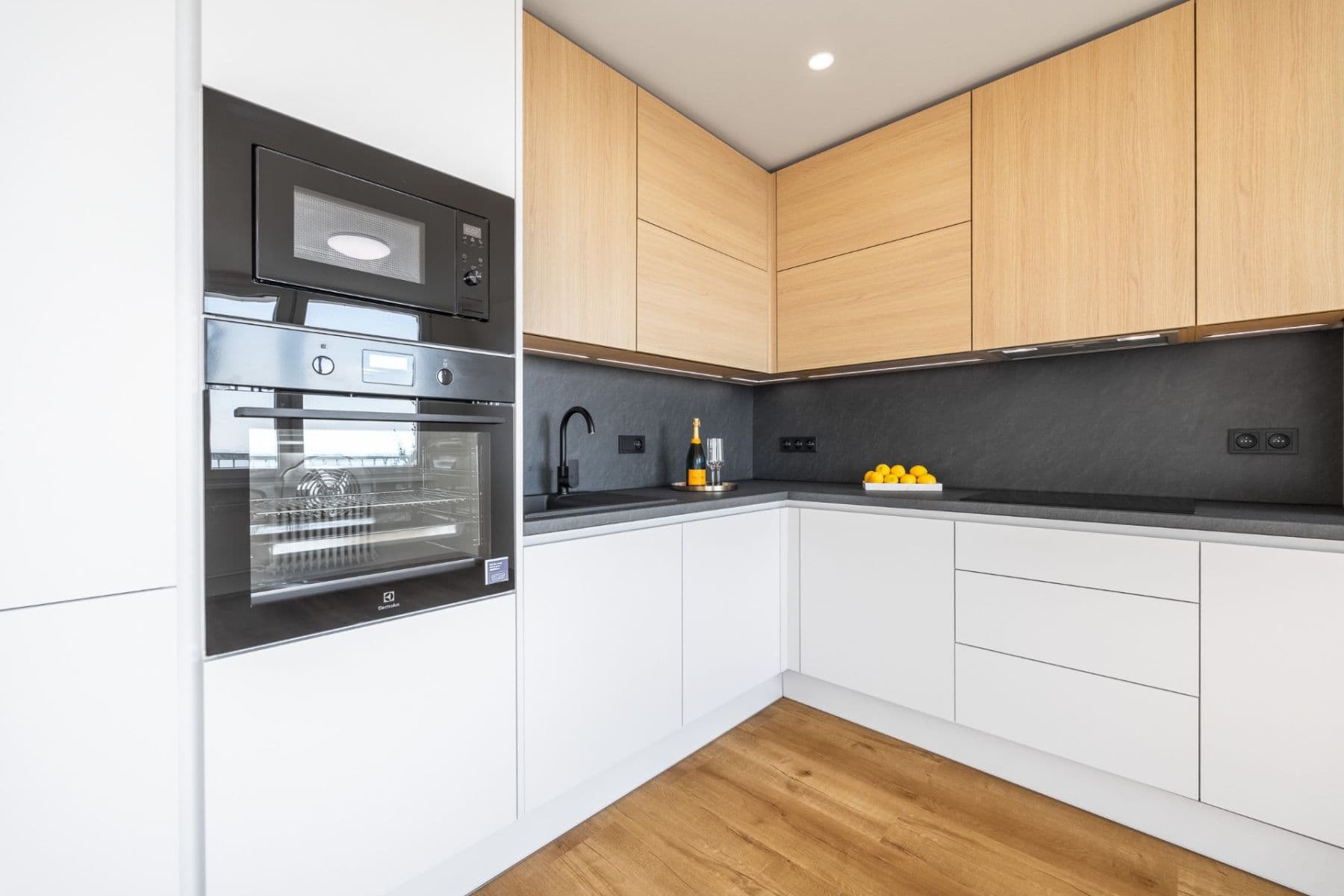 Predaj bytu 3-izbový 74 m², Litvínovská, Praha, Praha Predaj bytu 3-izbový 74 m², Litvínovská, Praha, Praha