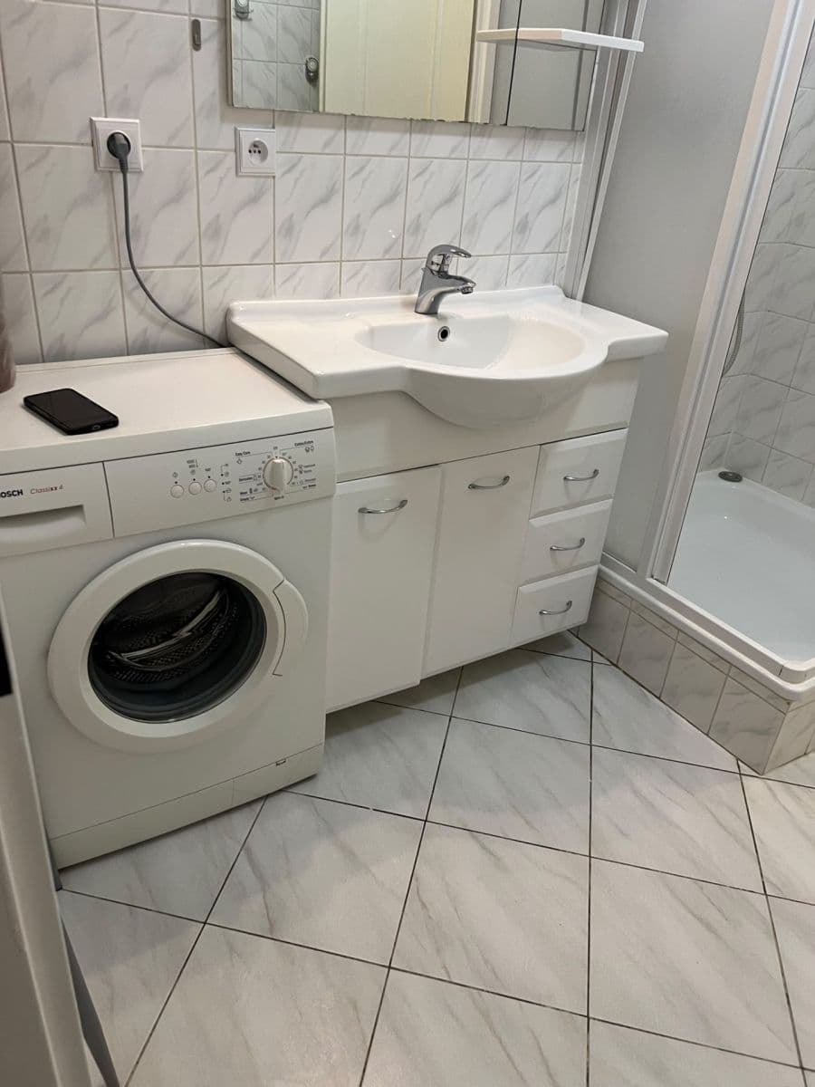 Prenájom bytu 2-izbový 53 m², U Sadu, Praha, Praha Prenájom bytu 2-izbový 53 m², U Sadu, Praha, Praha
