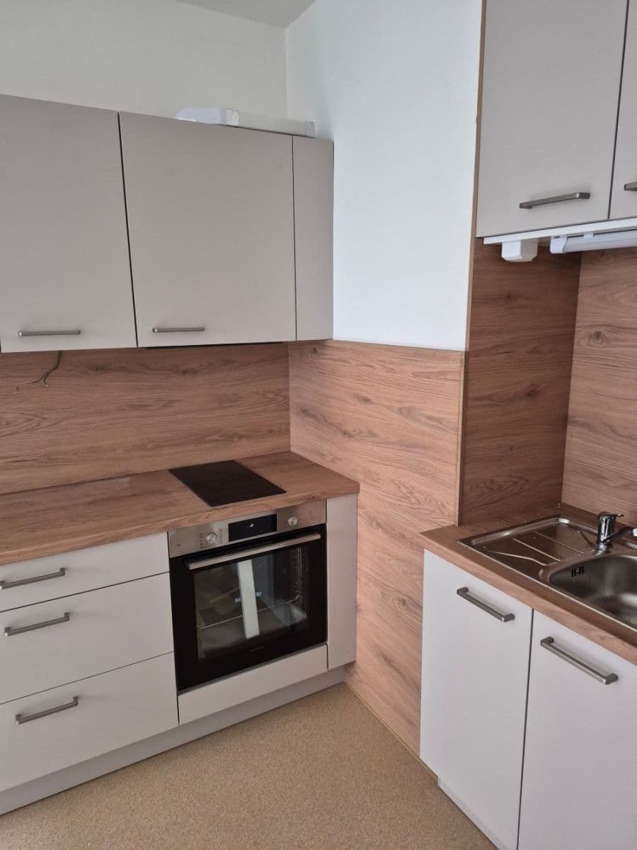 Prenájom bytu 2-izbový 45 m², Střední, Brno, Jihomoravský kraj Prenájom bytu 2-izbový 45 m², Střední, Brno, Jihomoravský kraj