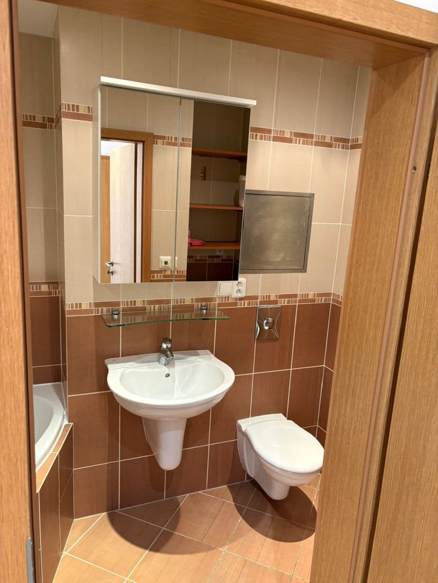 Prenájom bytu 2-izbový 55 m², Štorkánova, Praha, Praha Prenájom bytu 2-izbový 55 m², Štorkánova, Praha, Praha