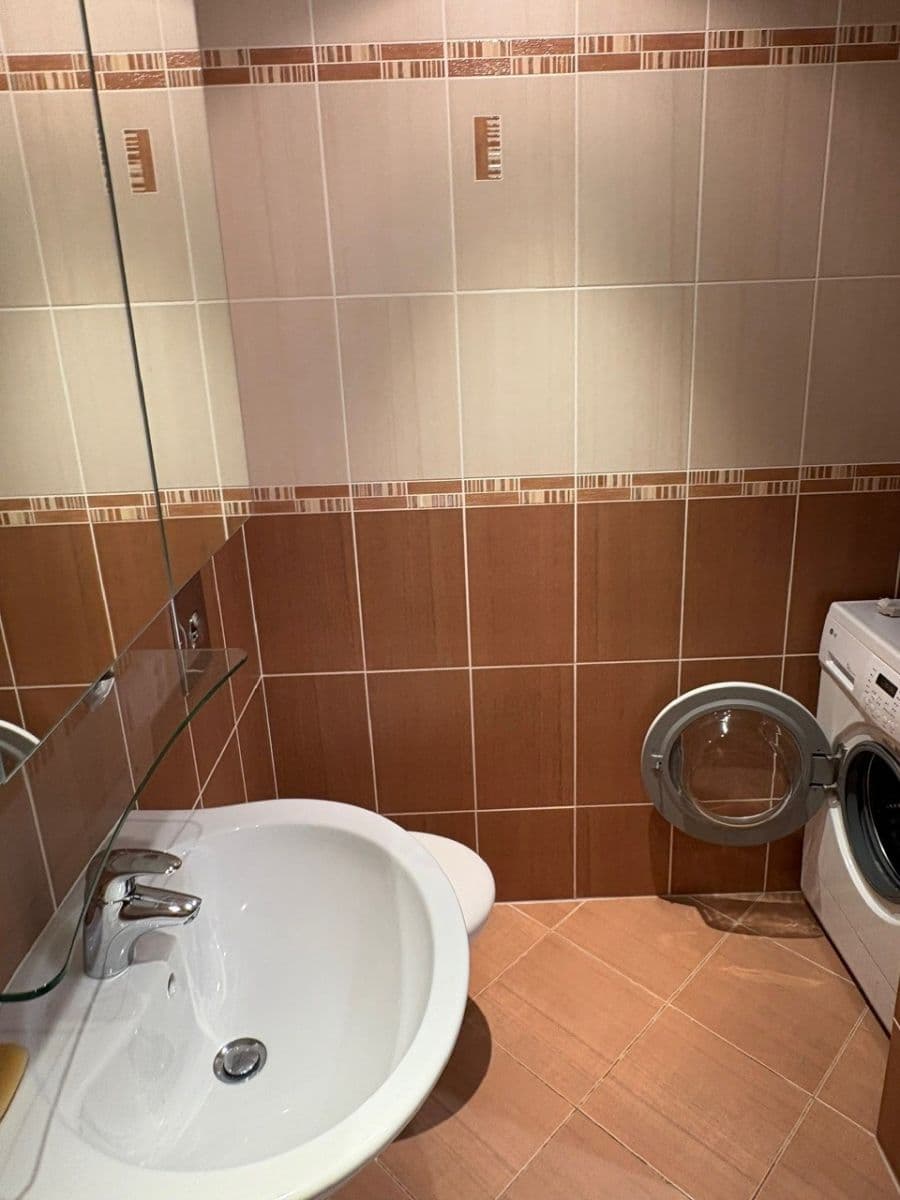 Prenájom bytu 2-izbový 55 m², Štorkánova, Praha, Praha Prenájom bytu 2-izbový 55 m², Štorkánova, Praha, Praha