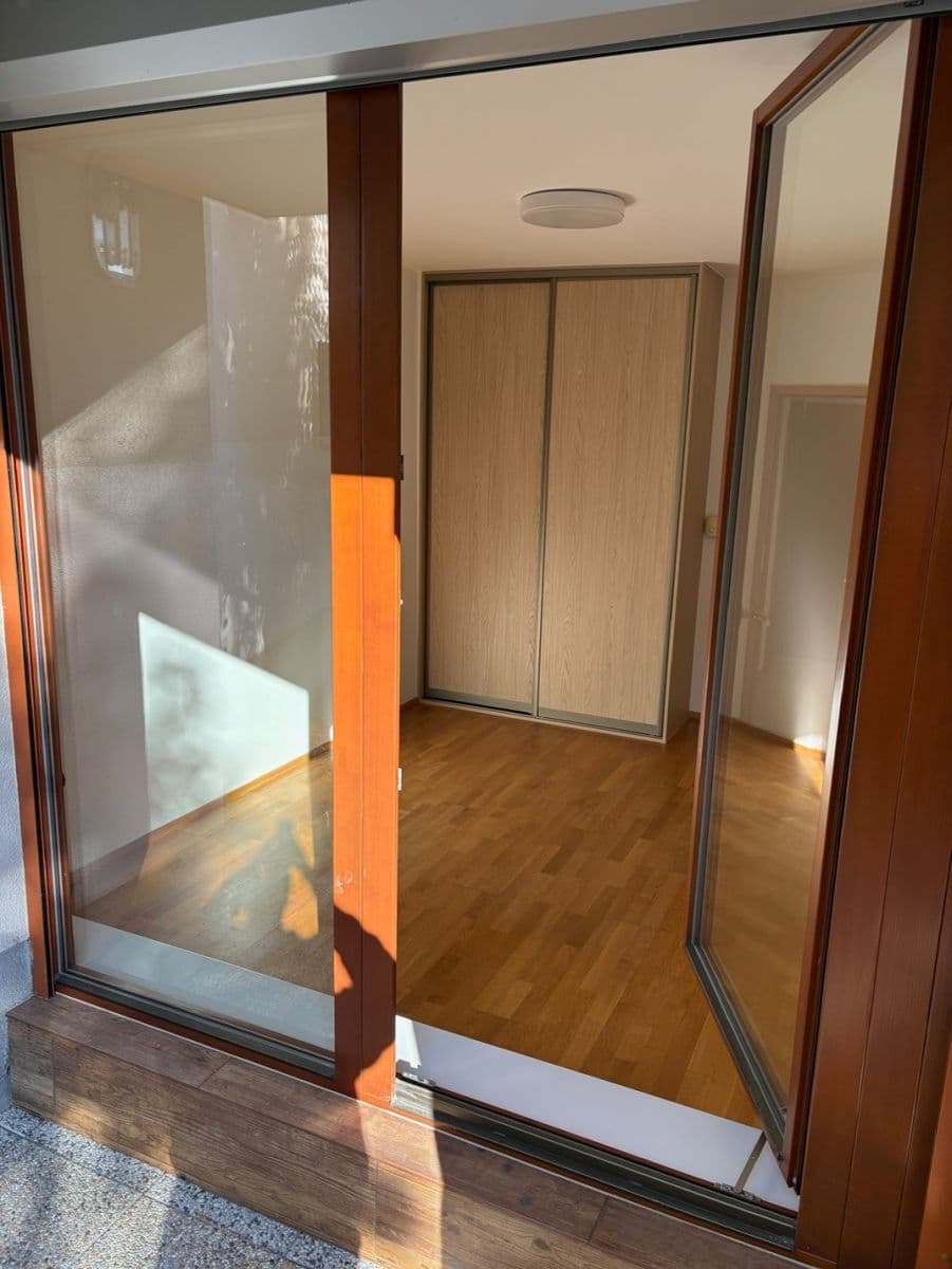 Prenájom bytu 2-izbový 55 m², Štorkánova, Praha, Praha Prenájom bytu 2-izbový 55 m², Štorkánova, Praha, Praha