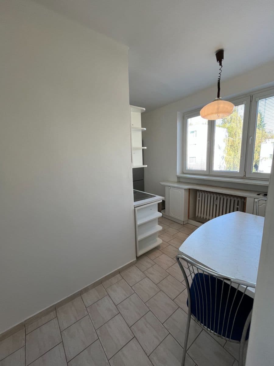 Prenájom bytu 2-izbový 50 m², Vašíčkova, Kladno, Středočeský kraj Prenájom bytu 2-izbový 50 m², Vašíčkova, Kladno, Středočeský kraj