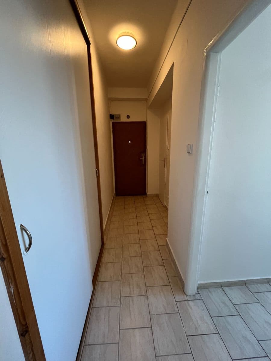 Prenájom bytu 2-izbový 50 m², Vašíčkova, Kladno, Středočeský kraj Prenájom bytu 2-izbový 50 m², Vašíčkova, Kladno, Středočeský kraj