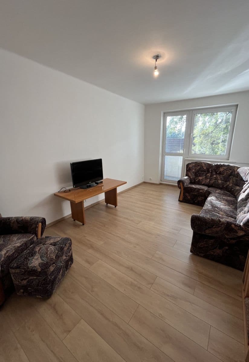 Prenájom bytu 2-izbový 50 m², Vašíčkova, Kladno, Středočeský kraj Prenájom bytu 2-izbový 50 m², Vašíčkova, Kladno, Středočeský kraj