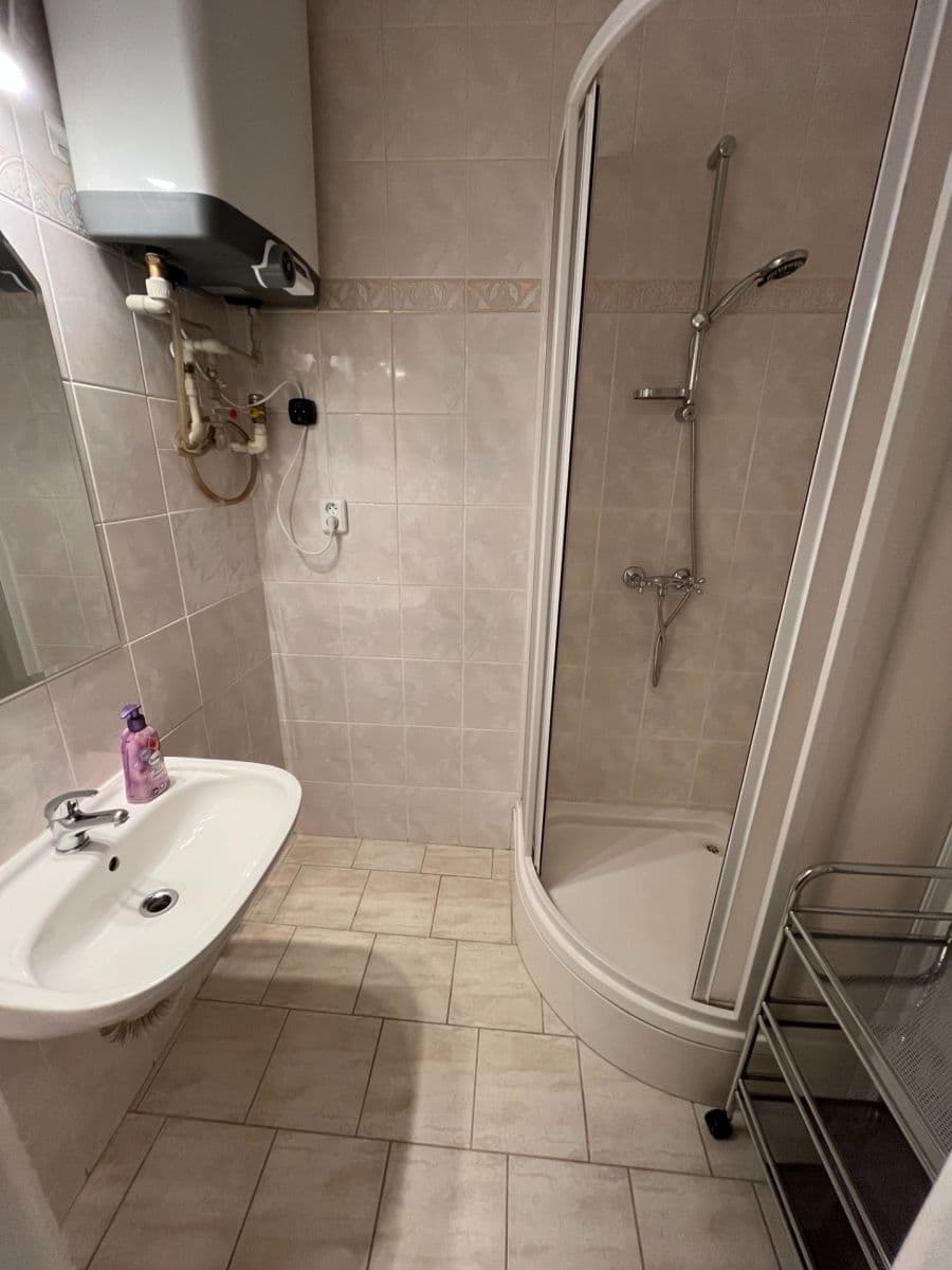 Prenájom bytu 2-izbový 50 m², Vašíčkova, Kladno, Středočeský kraj Prenájom bytu 2-izbový 50 m², Vašíčkova, Kladno, Středočeský kraj