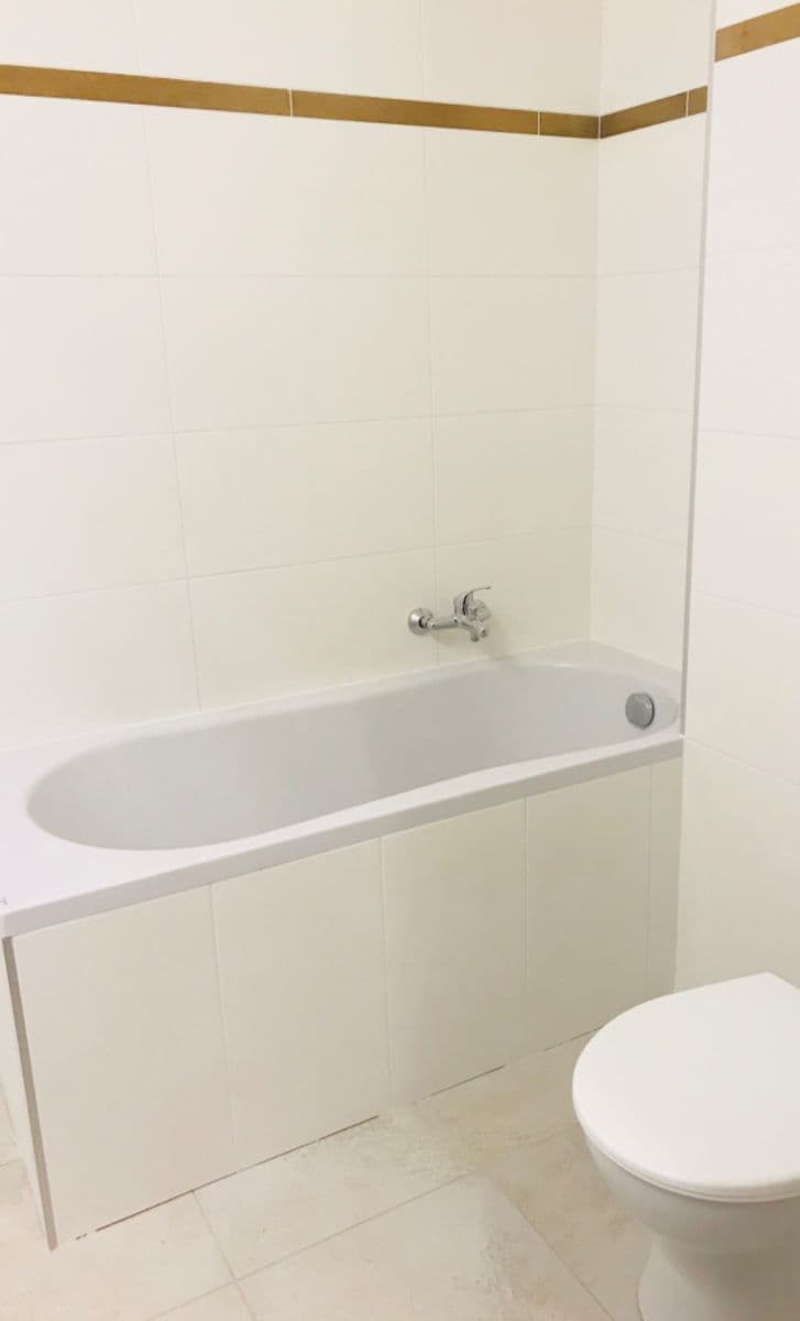 Prenájom bytu 2-izbový 45 m², V Jamce, Rakovník, Středočeský kraj Prenájom bytu 2-izbový 45 m², V Jamce, Rakovník, Středočeský kraj