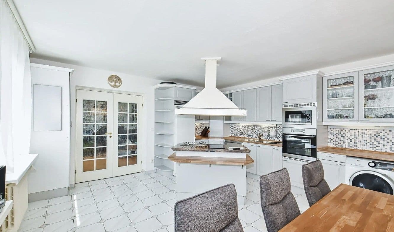 Predaj bytu 3-izbový 136 m², Kříženeckého náměstí, Praha, Praha Predaj bytu 3-izbový 136 m², Kříženeckého náměstí, Praha, Praha