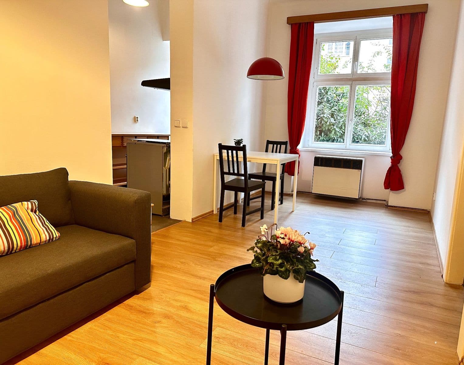Prenájom bytu 2-izbový 48 m², Jičínská, Praha, Praha Prenájom bytu 2-izbový 48 m², Jičínská, Praha, Praha