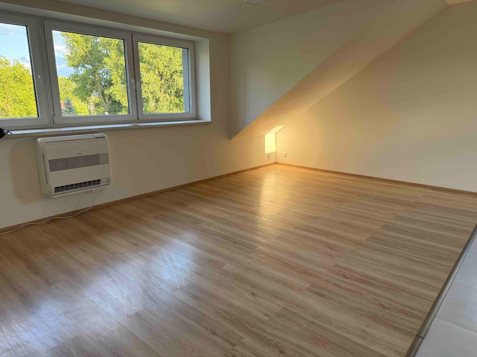 Prenájom bytu 3-izbový 56 m², U Zvoničky, Bobnice, Středočeský kraj Prenájom bytu 3-izbový 56 m², U Zvoničky, Bobnice, Středočeský kraj