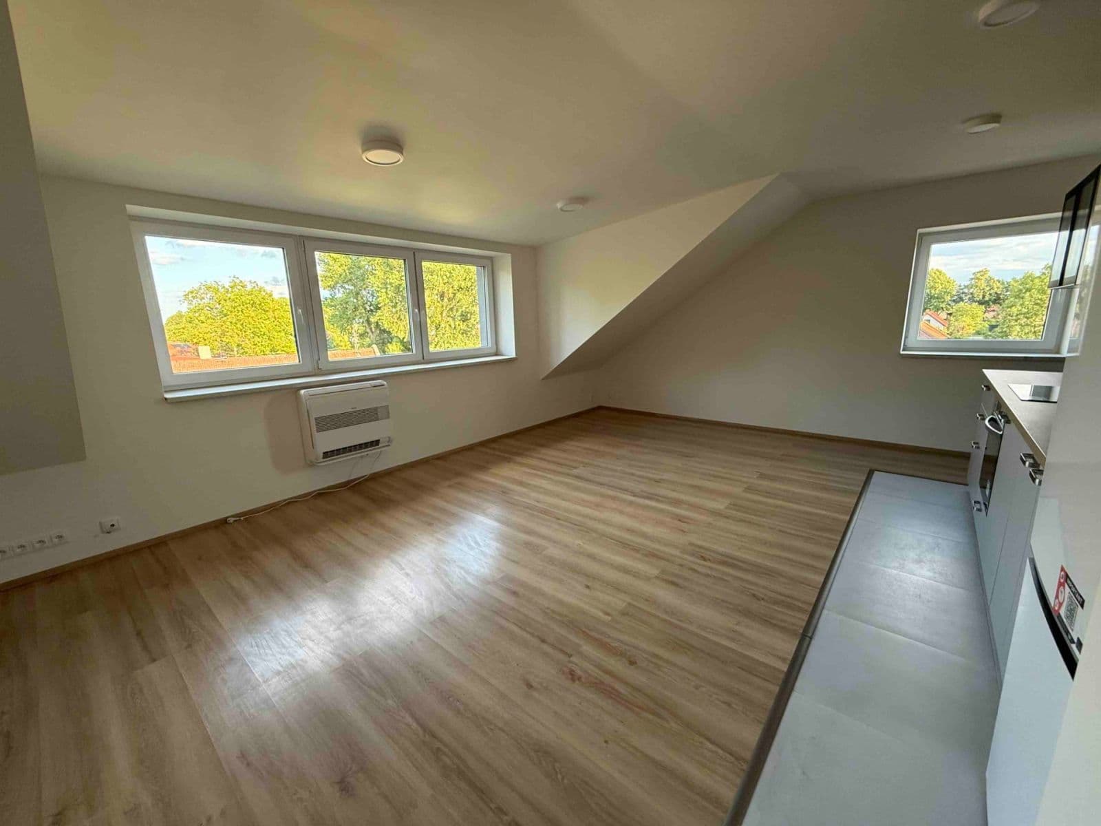 Prenájom bytu 3-izbový 56 m², U Zvoničky, Bobnice, Středočeský kraj Prenájom bytu 3-izbový 56 m², U Zvoničky, Bobnice, Středočeský kraj