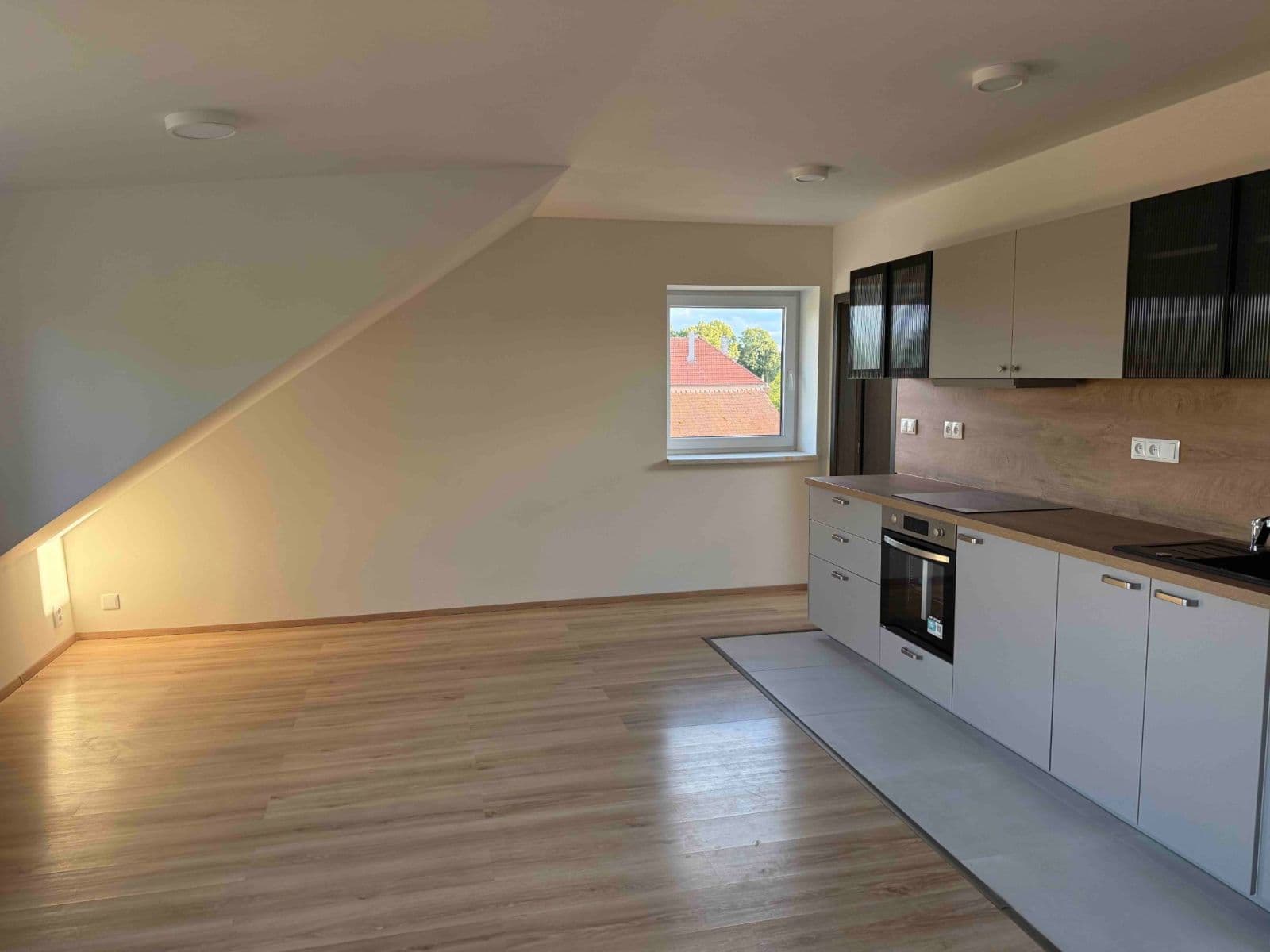 Prenájom bytu 3-izbový 56 m², U Zvoničky, Bobnice, Středočeský kraj Prenájom bytu 3-izbový 56 m², U Zvoničky, Bobnice, Středočeský kraj