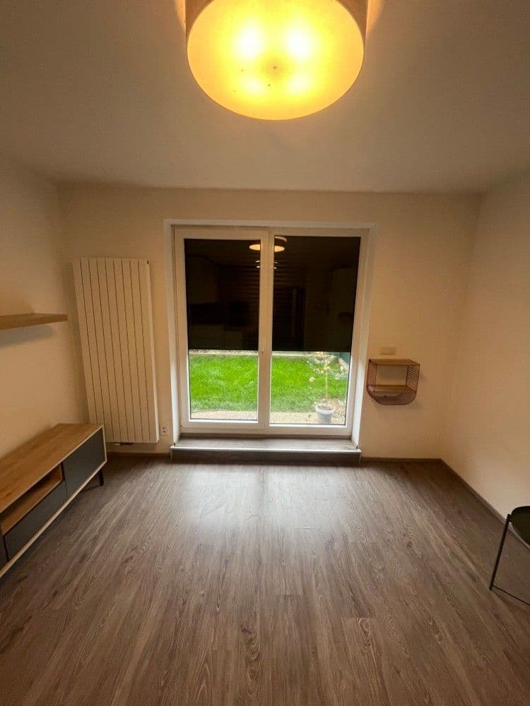 Prenájom bytu 1-izbový 31 m², Za černým mostem, Praha, Praha Prenájom bytu 1-izbový 31 m², Za černým mostem, Praha, Praha