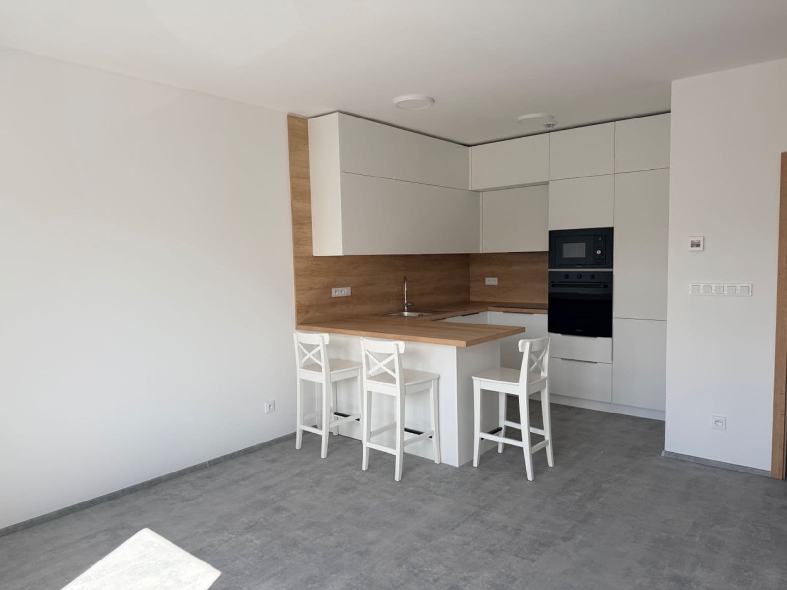 Prenájom bytu 3-izbový 62 m², Břetislavova, Brno, Jihomoravský kraj Prenájom bytu 3-izbový 62 m², Břetislavova, Brno, Jihomoravský kraj