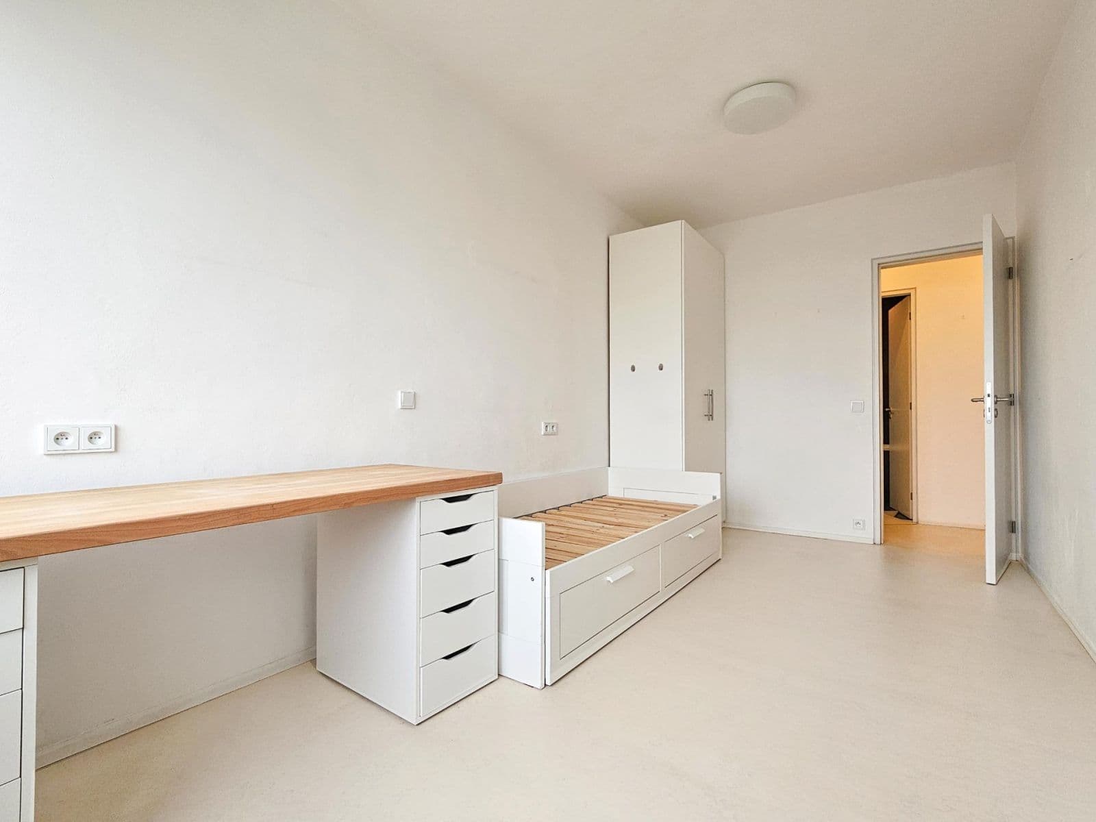 Prenájom bytu 4-izbový 92 m², Na Rozdílu, Praha, Praha Prenájom bytu 4-izbový 92 m², Na Rozdílu, Praha, Praha