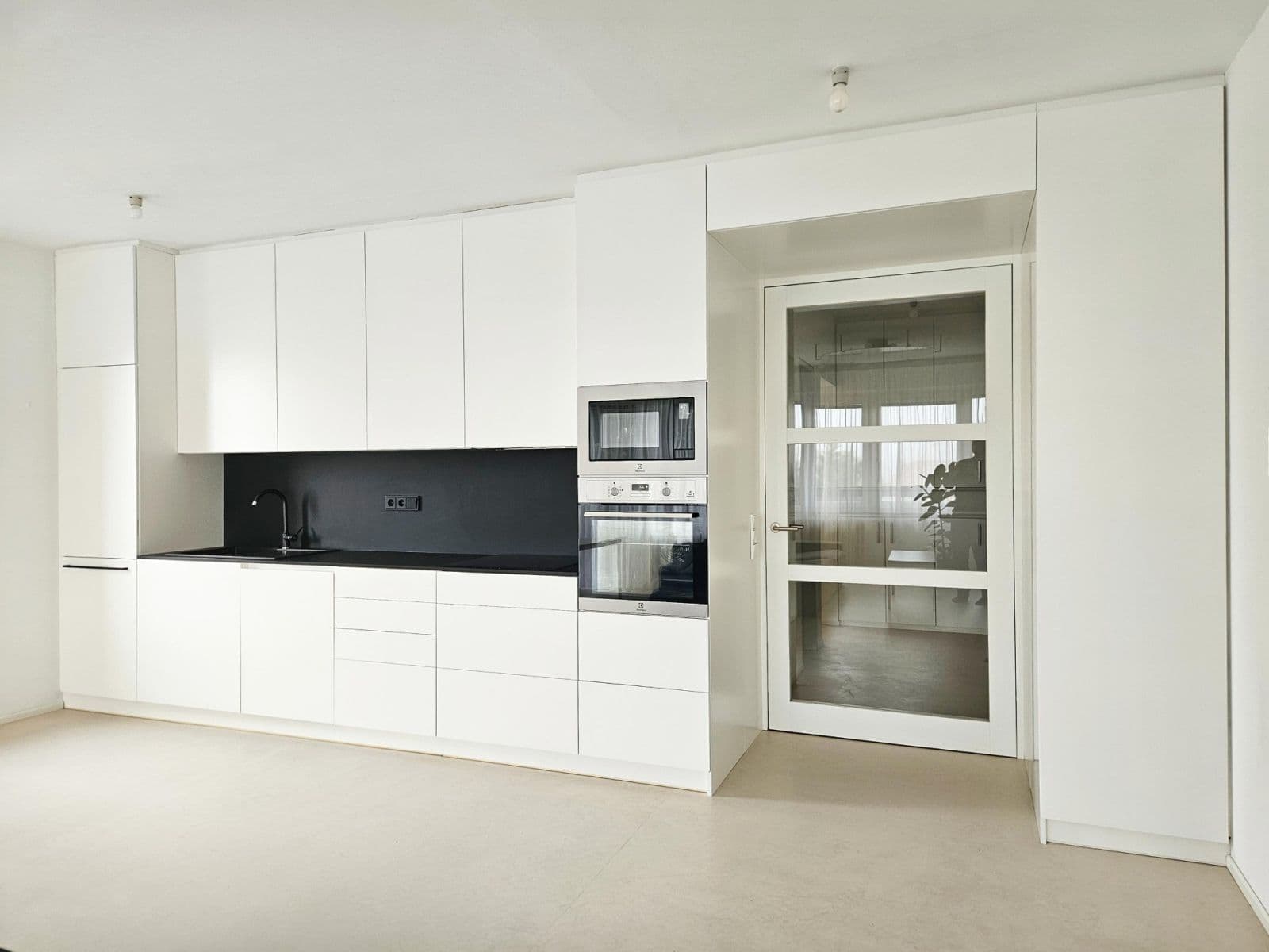 Prenájom bytu 4-izbový 92 m², Na Rozdílu, Praha, Praha Prenájom bytu 4-izbový 92 m², Na Rozdílu, Praha, Praha
