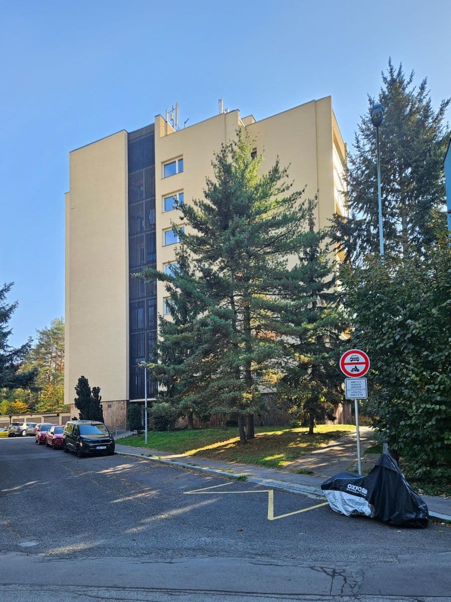 Prenájom bytu 4-izbový 92 m², Na Rozdílu, Praha, Praha Prenájom bytu 4-izbový 92 m², Na Rozdílu, Praha, Praha
