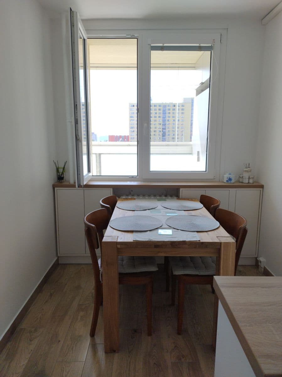 Prenájom bytu 80 m², Růženínská, Praha, Praha Prenájom bytu 80 m², Růženínská, Praha, Praha