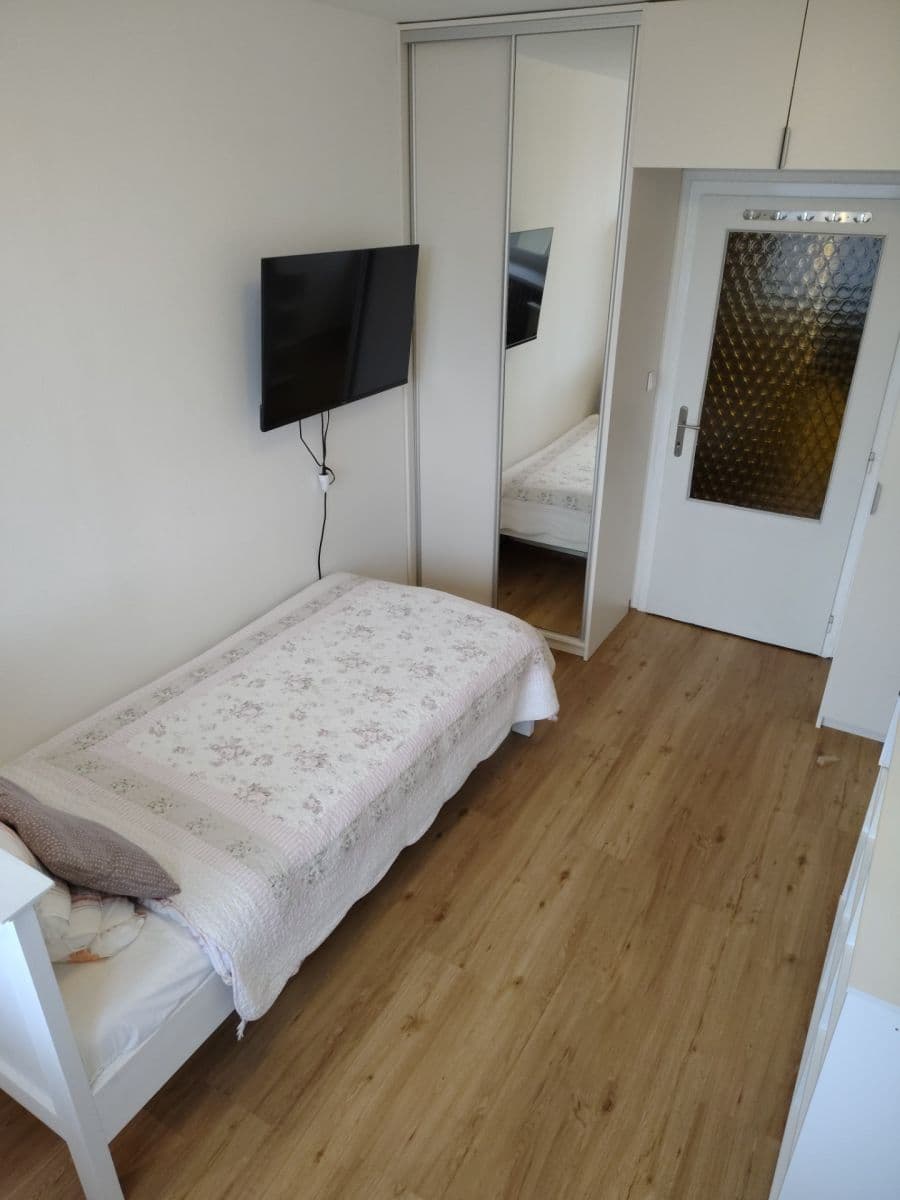 Prenájom bytu 80 m², Růženínská, Praha, Praha Prenájom bytu 80 m², Růženínská, Praha, Praha