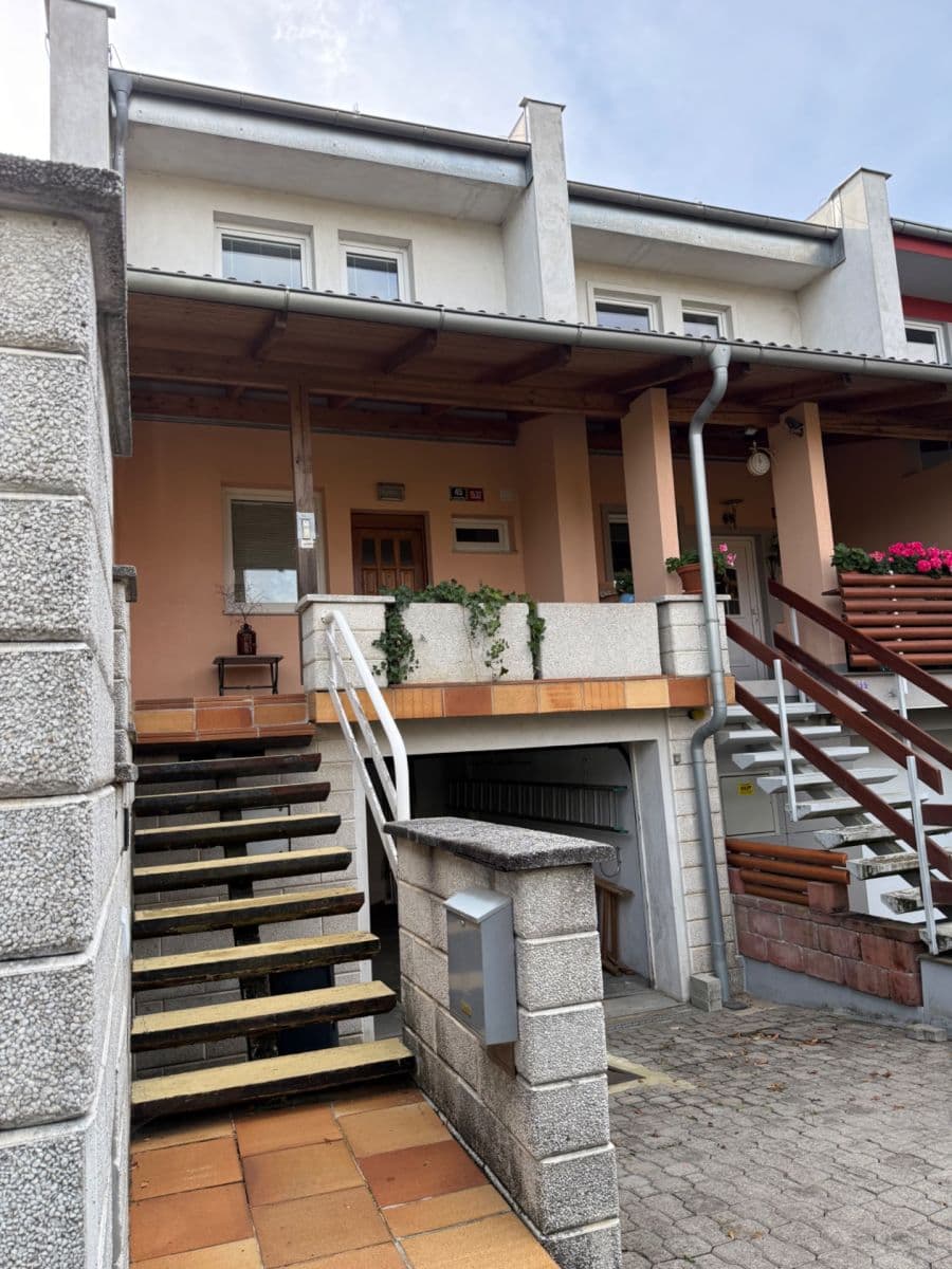Prenájom domu 120 m², pozemok 306 m², Petra Fastra, Říčany, Středočeský kraj Prenájom domu 120 m², pozemok 306 m², Petra Fastra, Říčany, Středočeský kraj