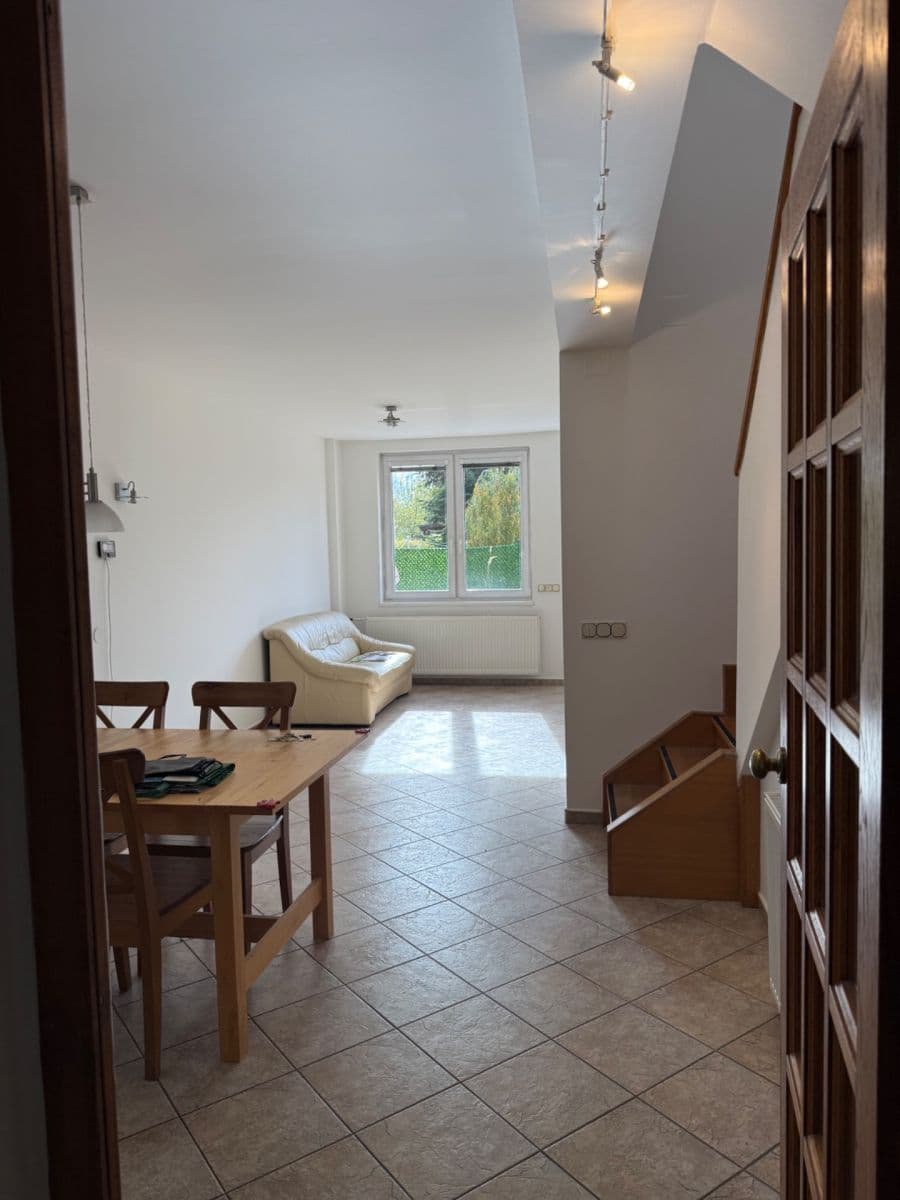 Prenájom domu 120 m², pozemok 306 m², Petra Fastra, Říčany, Středočeský kraj Prenájom domu 120 m², pozemok 306 m², Petra Fastra, Říčany, Středočeský kraj
