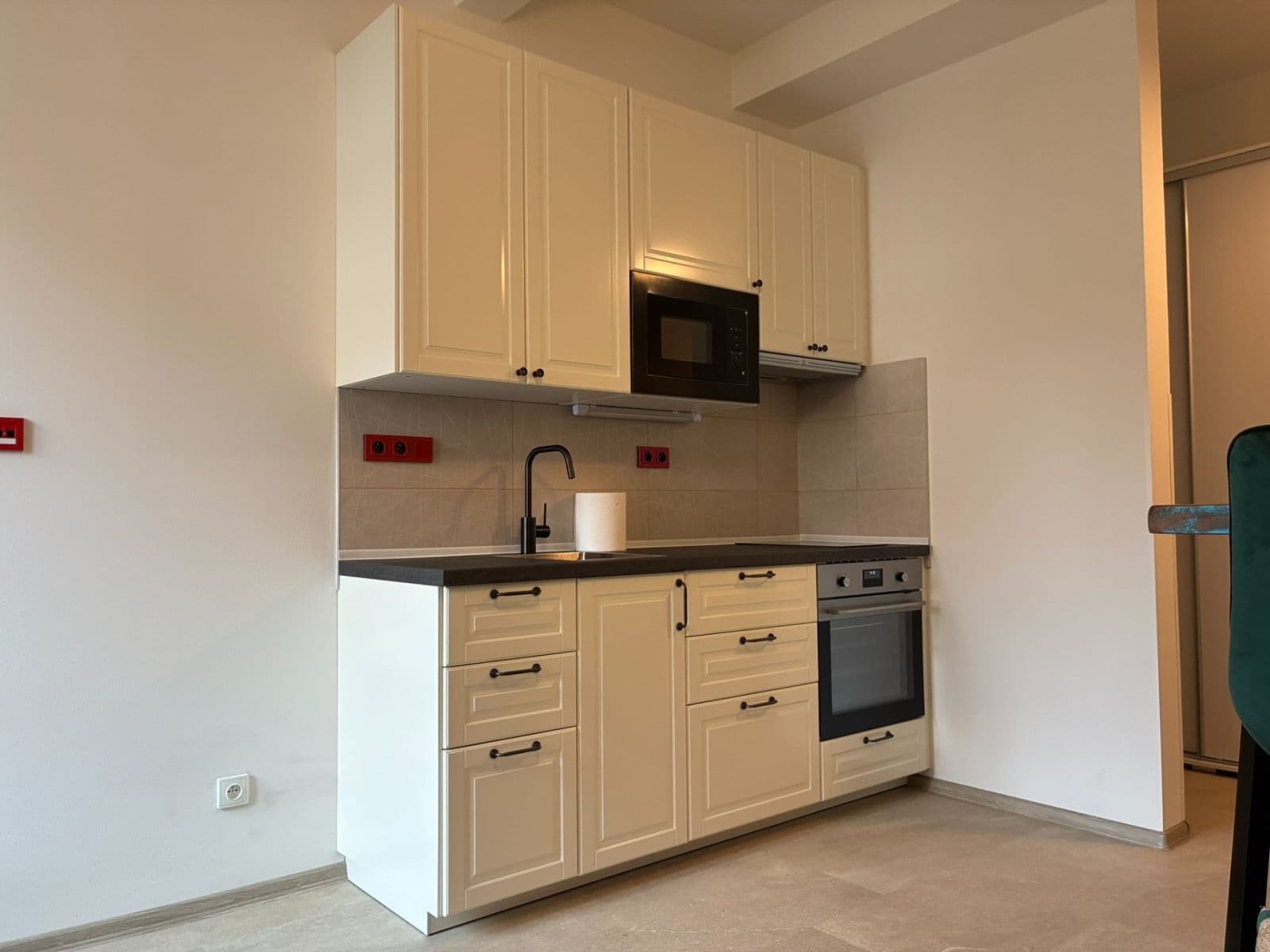 Prenájom bytu 1-izbový 31 m², V Břízkách, Praha, Praha Prenájom bytu 1-izbový 31 m², V Břízkách, Praha, Praha
