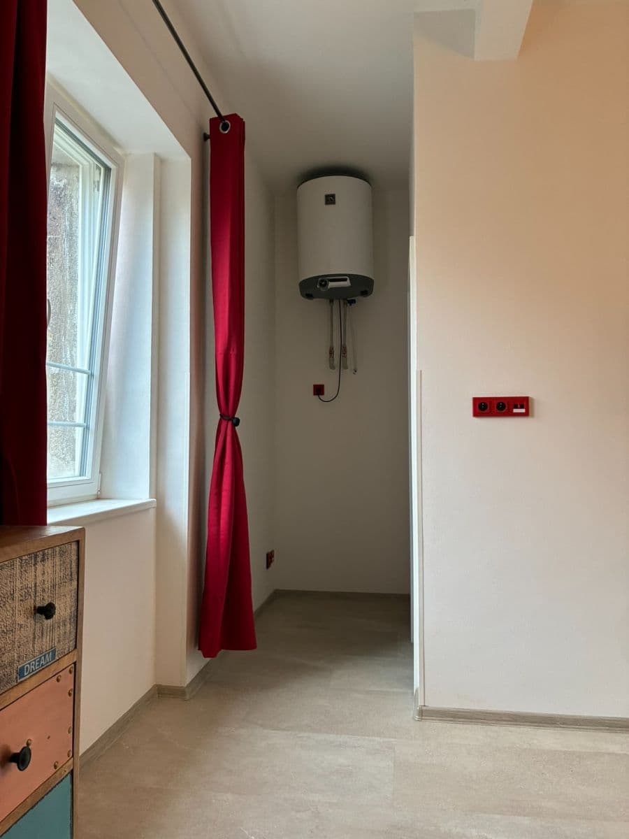 Prenájom bytu 1-izbový 31 m², V Břízkách, Praha, Praha Prenájom bytu 1-izbový 31 m², V Břízkách, Praha, Praha