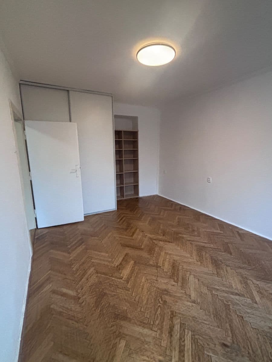 Prenájom bytu 1-izbový 43 m², Karpatská, Praha, Praha Prenájom bytu 1-izbový 43 m², Karpatská, Praha, Praha