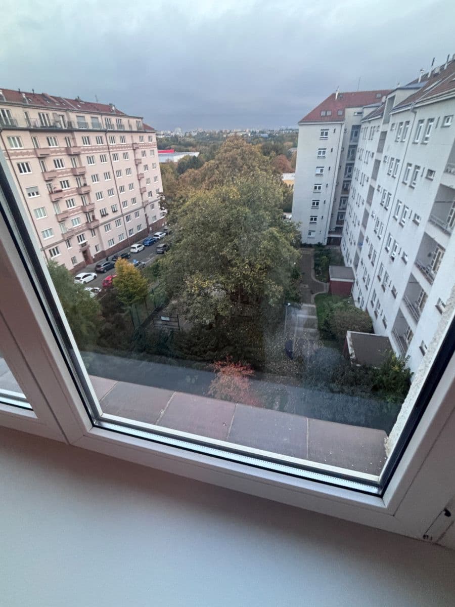 Prenájom bytu 1-izbový 43 m², Karpatská, Praha, Praha Prenájom bytu 1-izbový 43 m², Karpatská, Praha, Praha