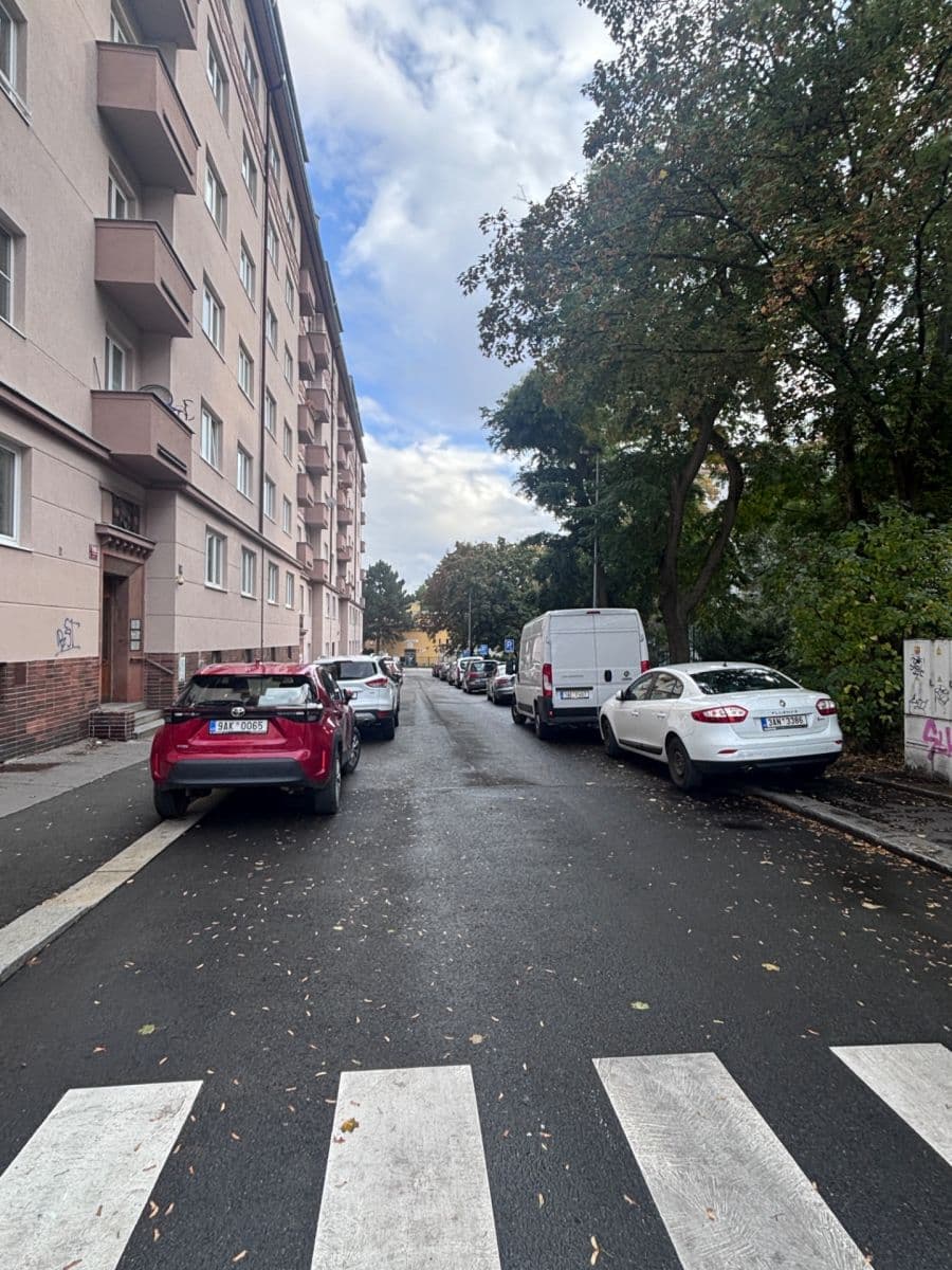 Prenájom bytu 1-izbový 43 m², Karpatská, Praha, Praha Prenájom bytu 1-izbový 43 m², Karpatská, Praha, Praha