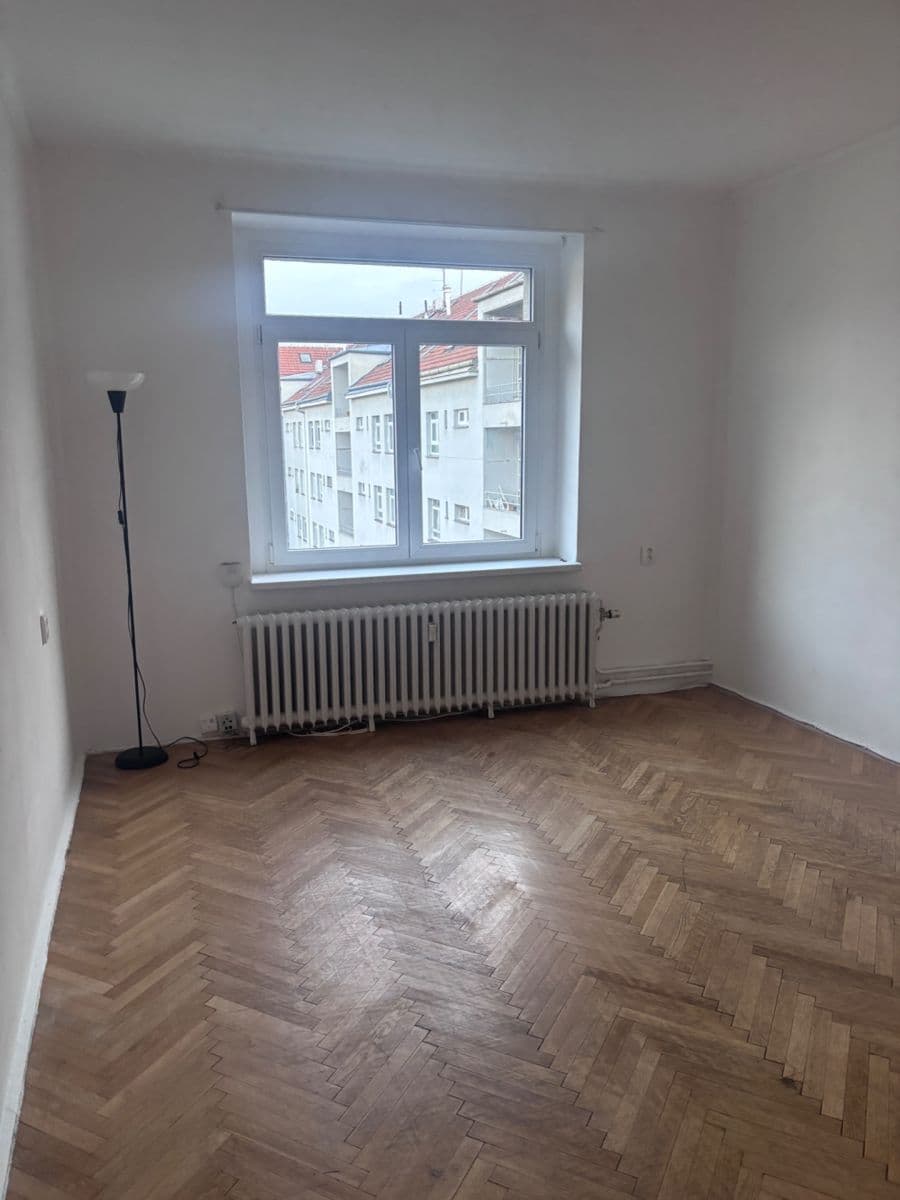 Prenájom bytu 1-izbový 43 m², Karpatská, Praha, Praha Prenájom bytu 1-izbový 43 m², Karpatská, Praha, Praha