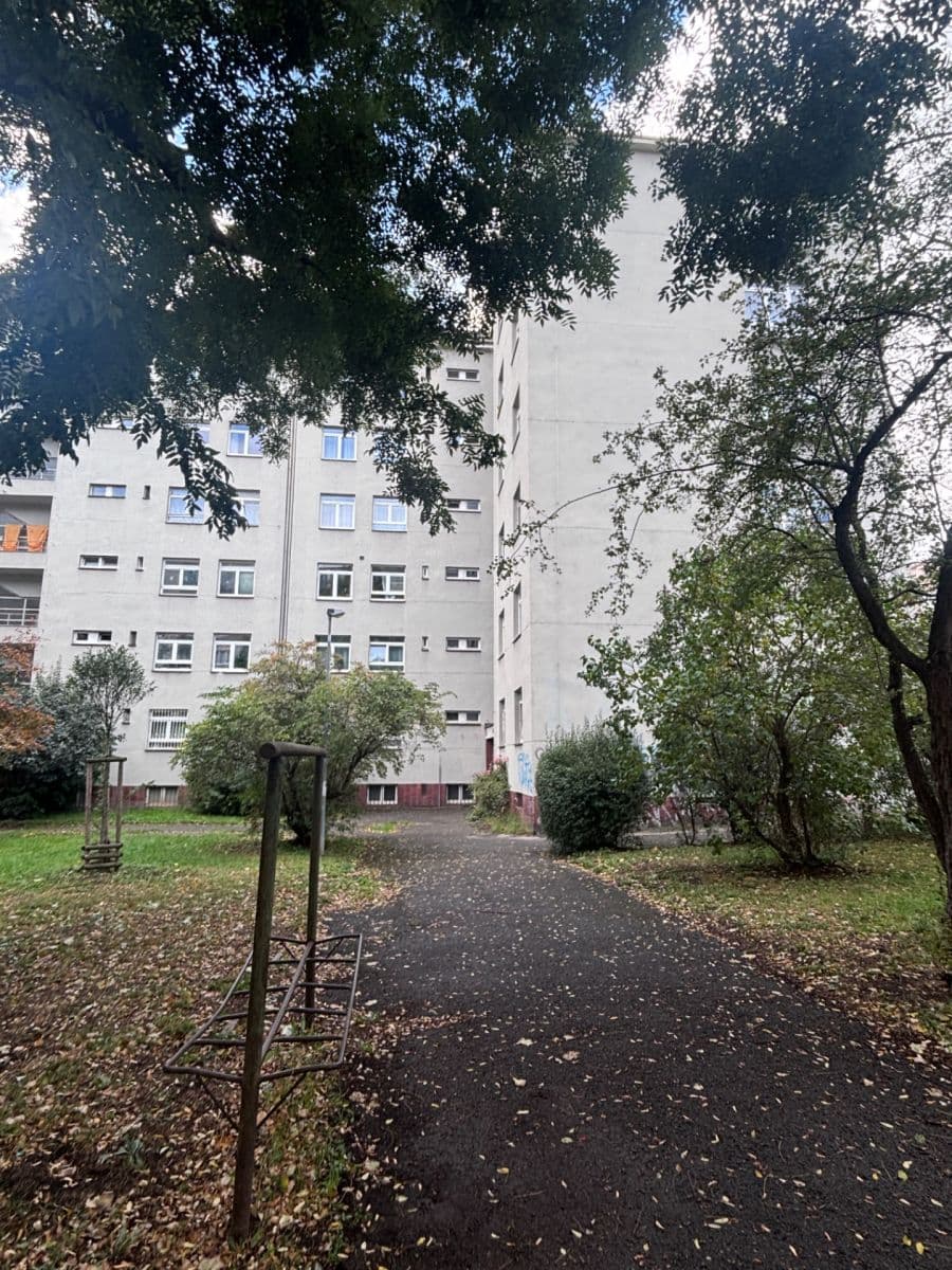 Prenájom bytu 1-izbový 43 m², Karpatská, Praha, Praha Prenájom bytu 1-izbový 43 m², Karpatská, Praha, Praha