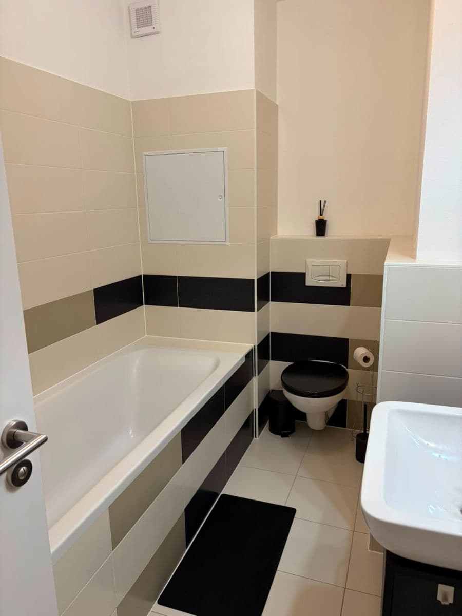 Prenájom bytu 2-izbový 54 m², Veterná, Trnava, Trnavský kraj Prenájom bytu 2-izbový 54 m², Veterná, Trnava, Trnavský kraj