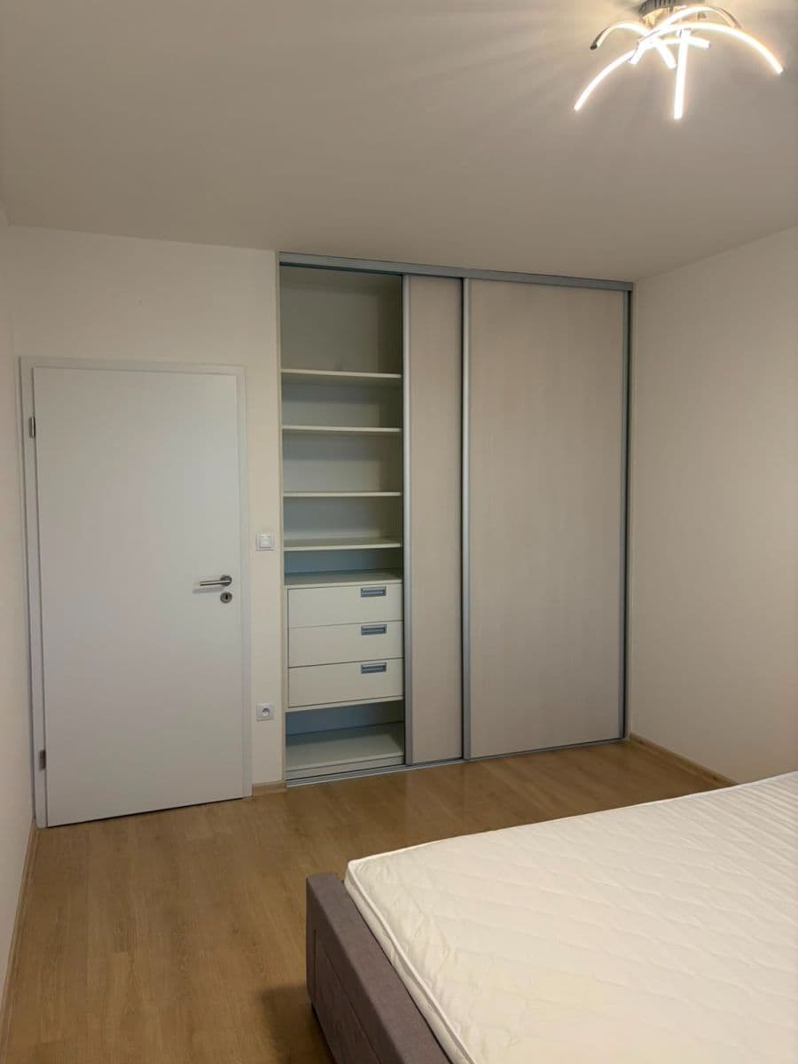 Prenájom bytu 2-izbový 54 m², Veterná, Trnava, Trnavský kraj Prenájom bytu 2-izbový 54 m², Veterná, Trnava, Trnavský kraj