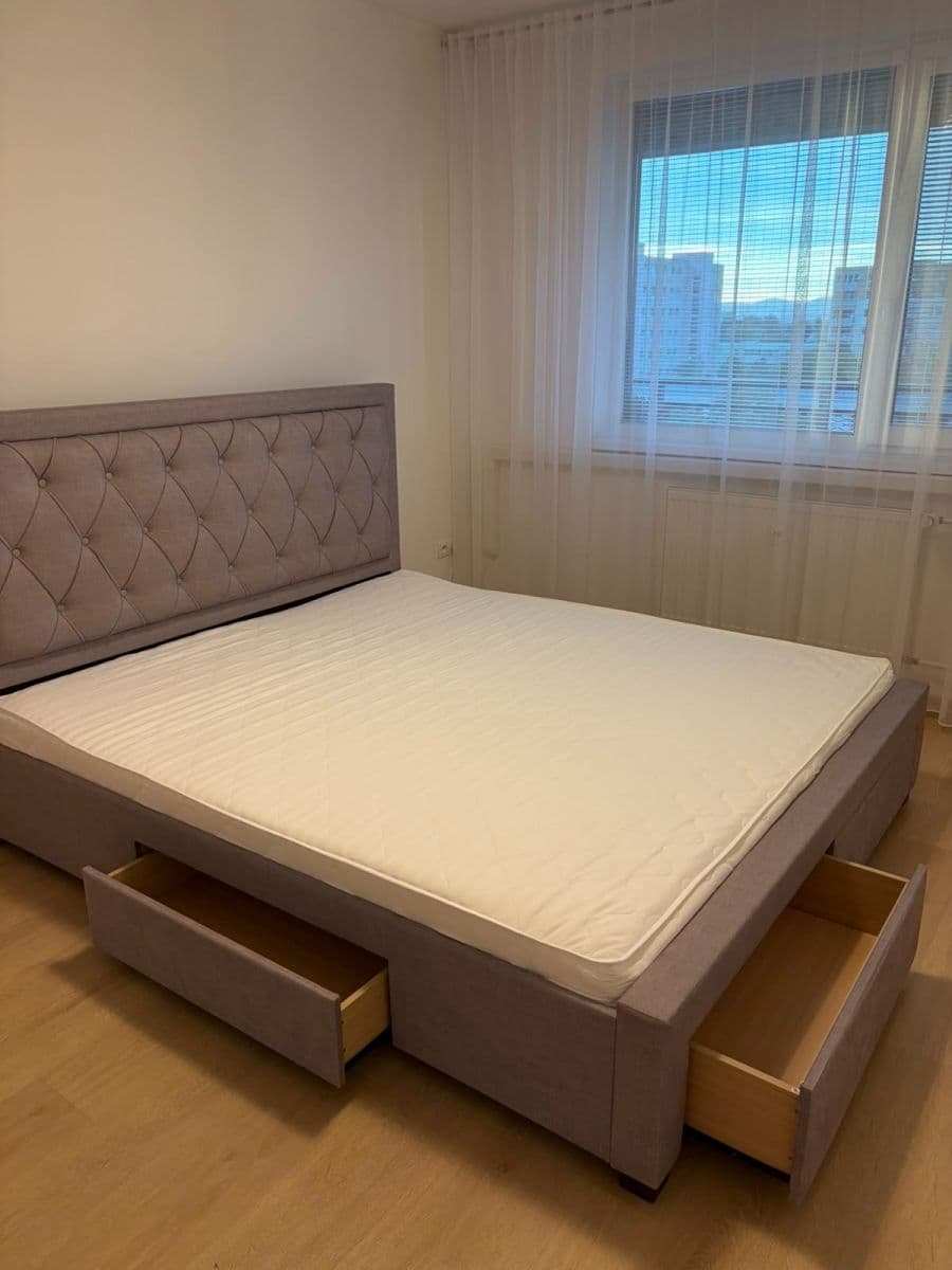 Prenájom bytu 2-izbový 54 m², Veterná, Trnava, Trnavský kraj Prenájom bytu 2-izbový 54 m², Veterná, Trnava, Trnavský kraj