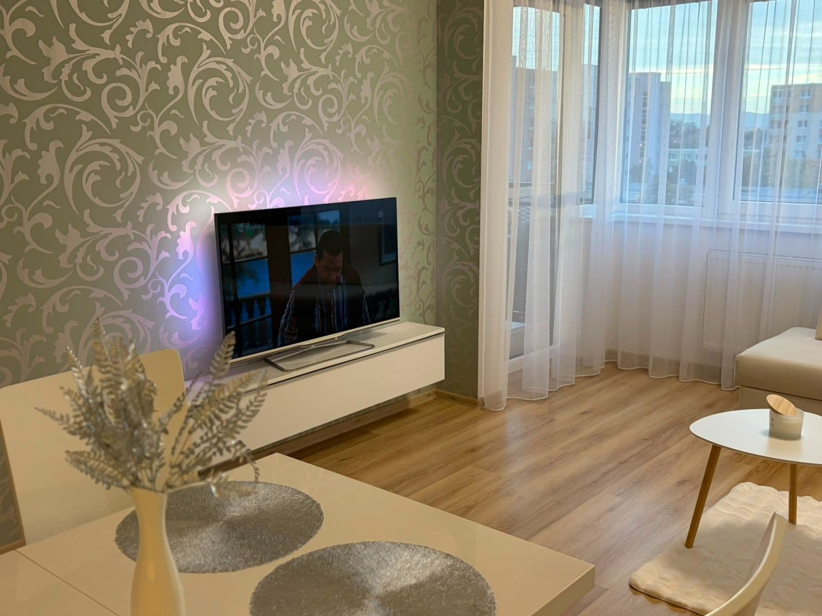 Prenájom bytu 2-izbový 54 m², Veterná, Trnava, Trnavský kraj Prenájom bytu 2-izbový 54 m², Veterná, Trnava, Trnavský kraj