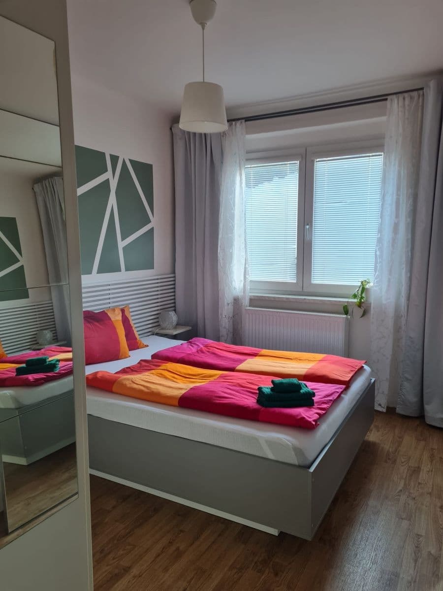 Prenájom bytu 35 m², Vrchlického, Praha, Praha Prenájom bytu 35 m², Vrchlického, Praha, Praha