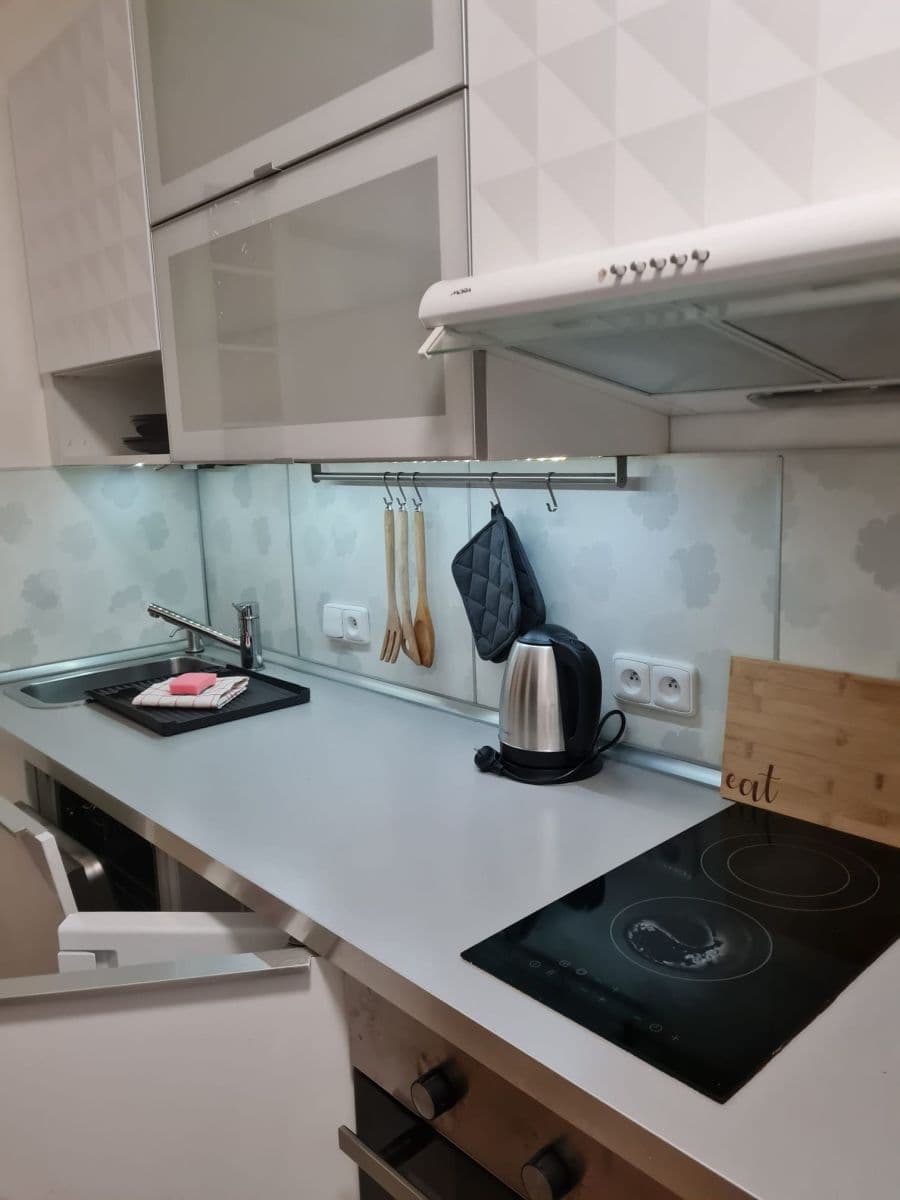 Prenájom bytu 35 m², Vrchlického, Praha, Praha Prenájom bytu 35 m², Vrchlického, Praha, Praha